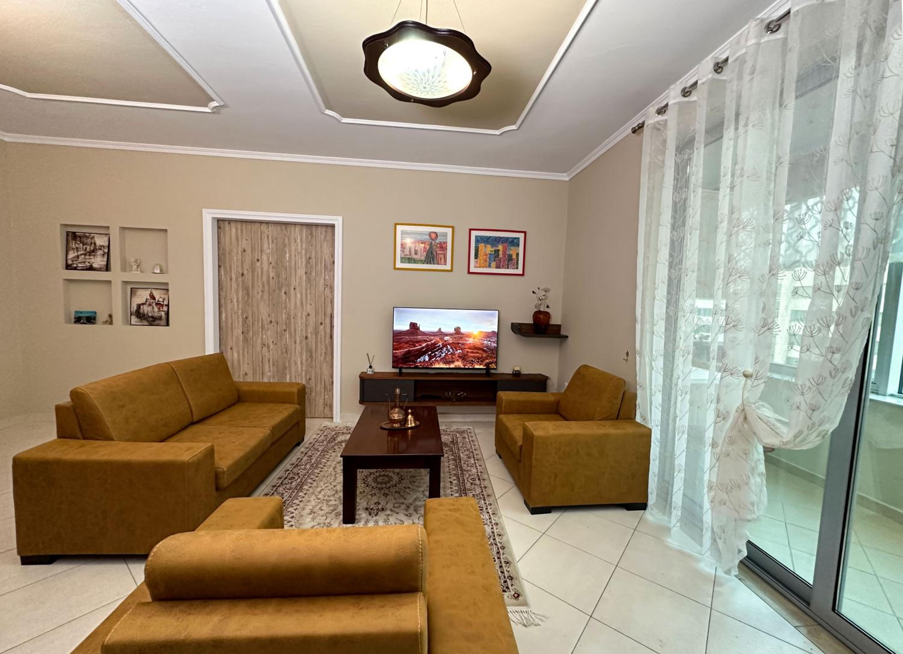 Home Select Tirana 4