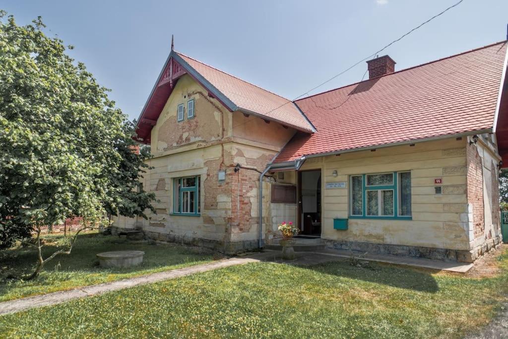 Fara Bošín