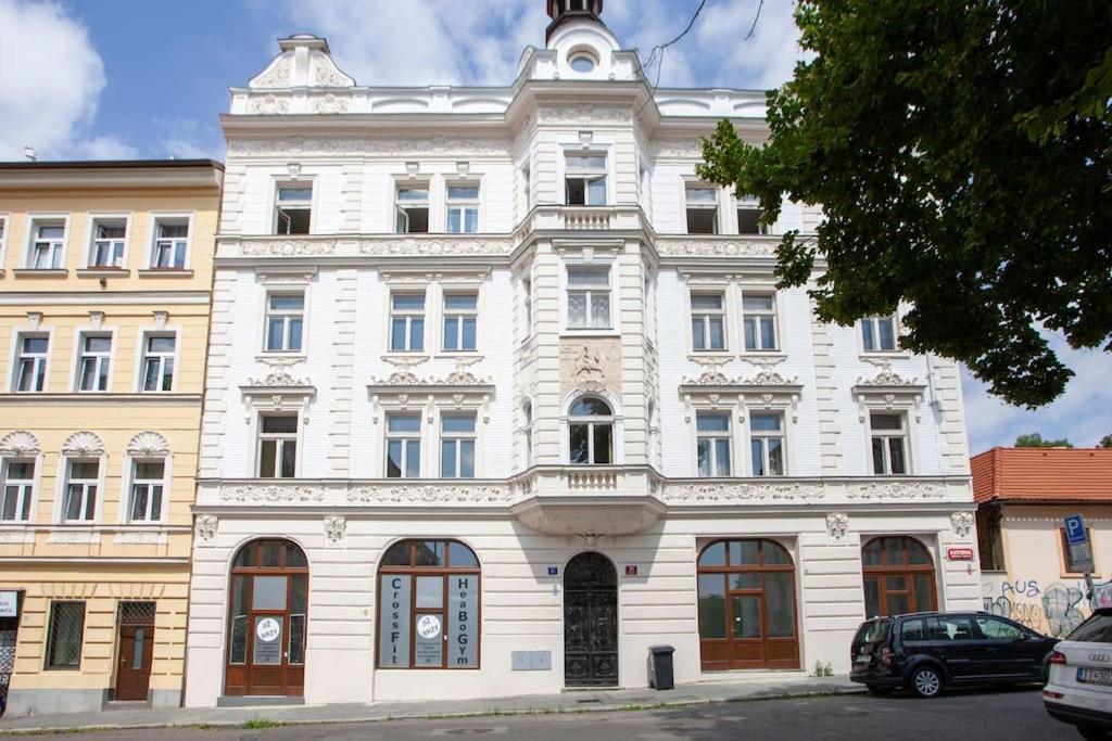 Blueground - Vrsovice, furnished