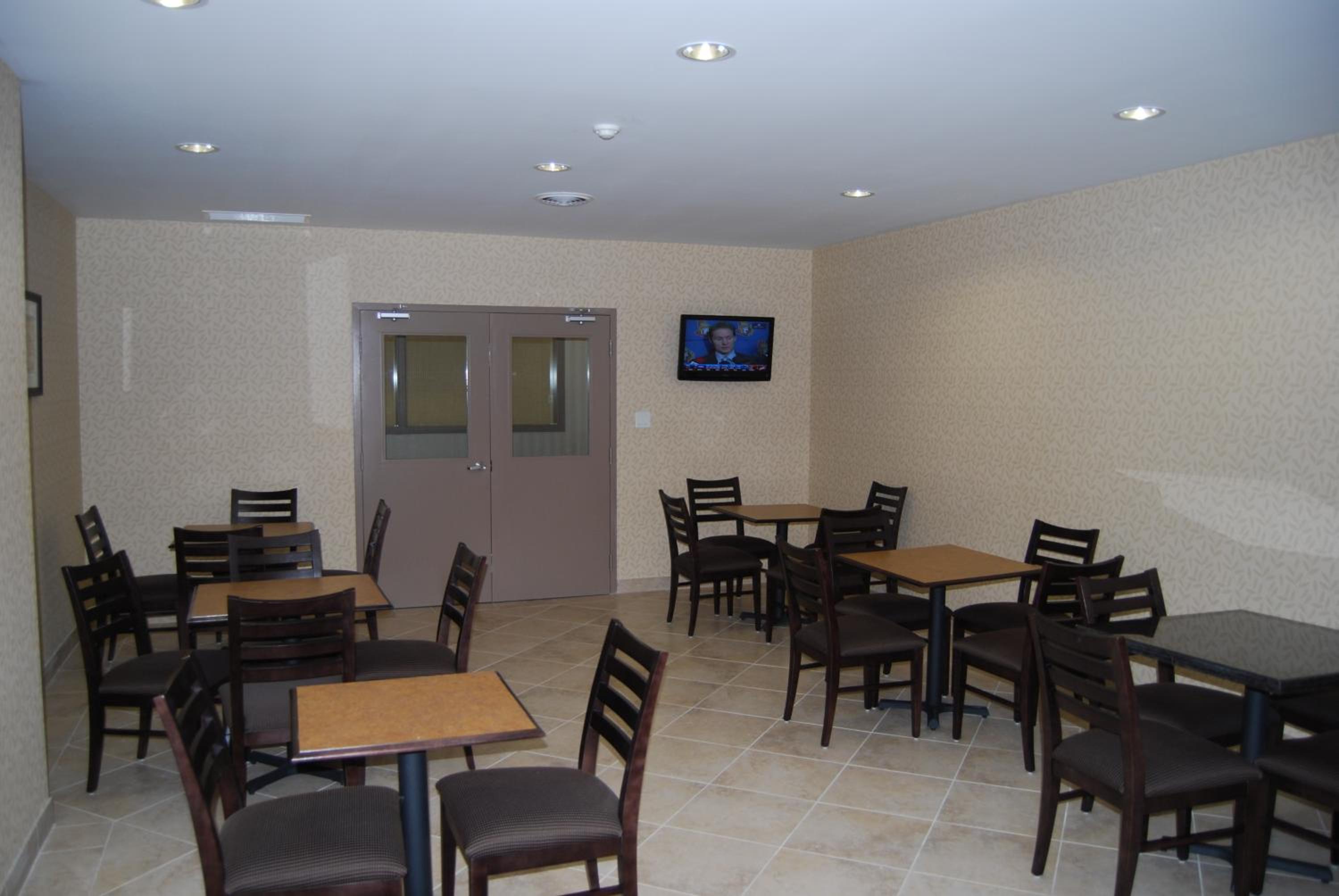Days Inn by Wyndham Brampton - Property Image 5