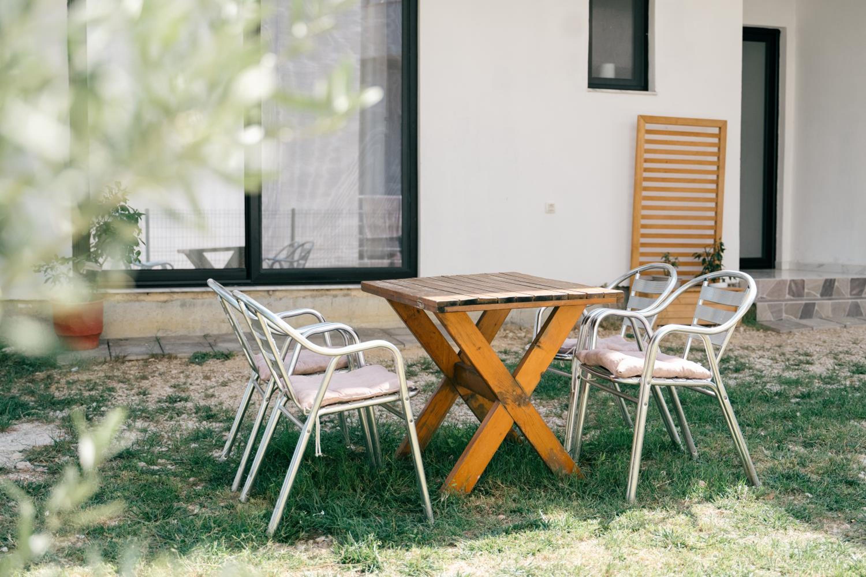 Rine Apartments