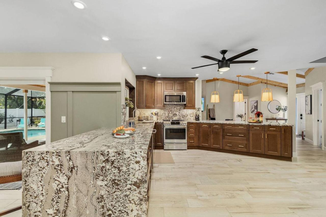 Ocean Blue Luxurious 4BR home with heated pool