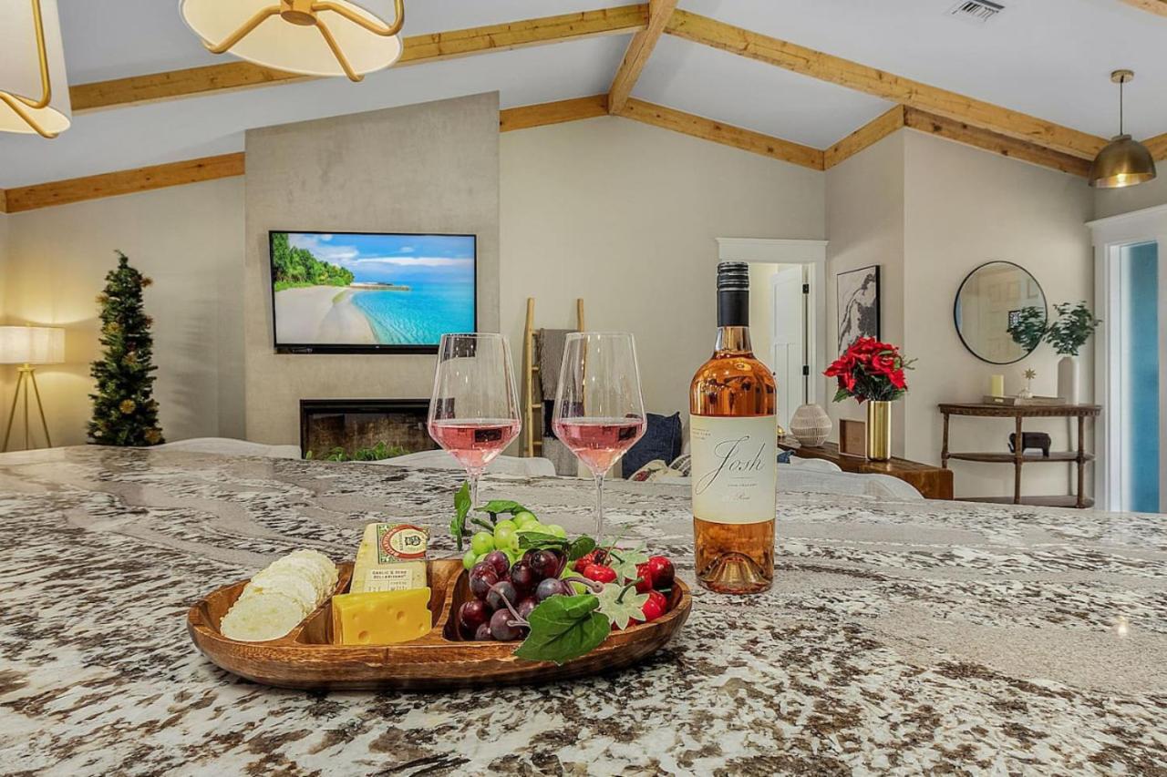 Ocean Blue Luxurious 4BR home with heated pool