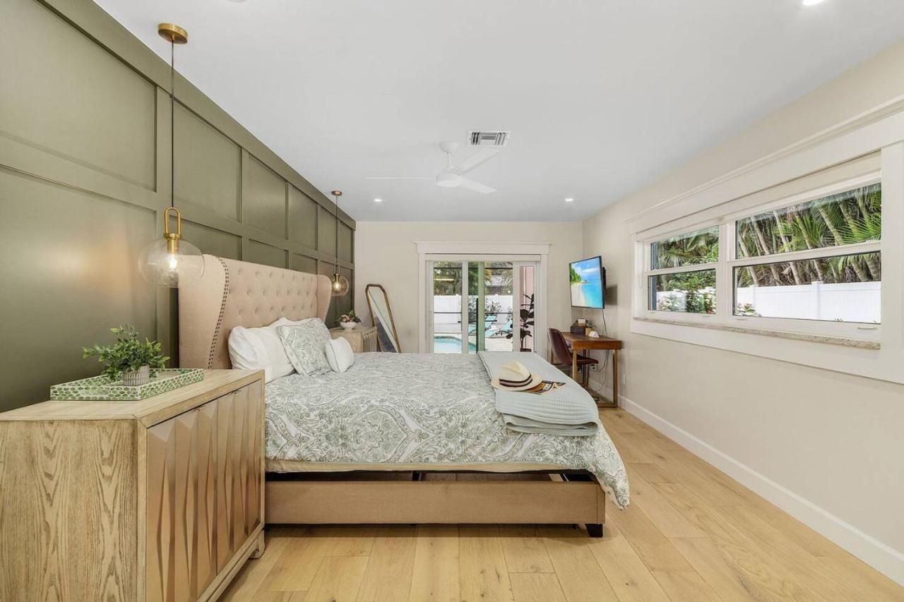 Ocean Blue Luxurious 4BR home with heated pool