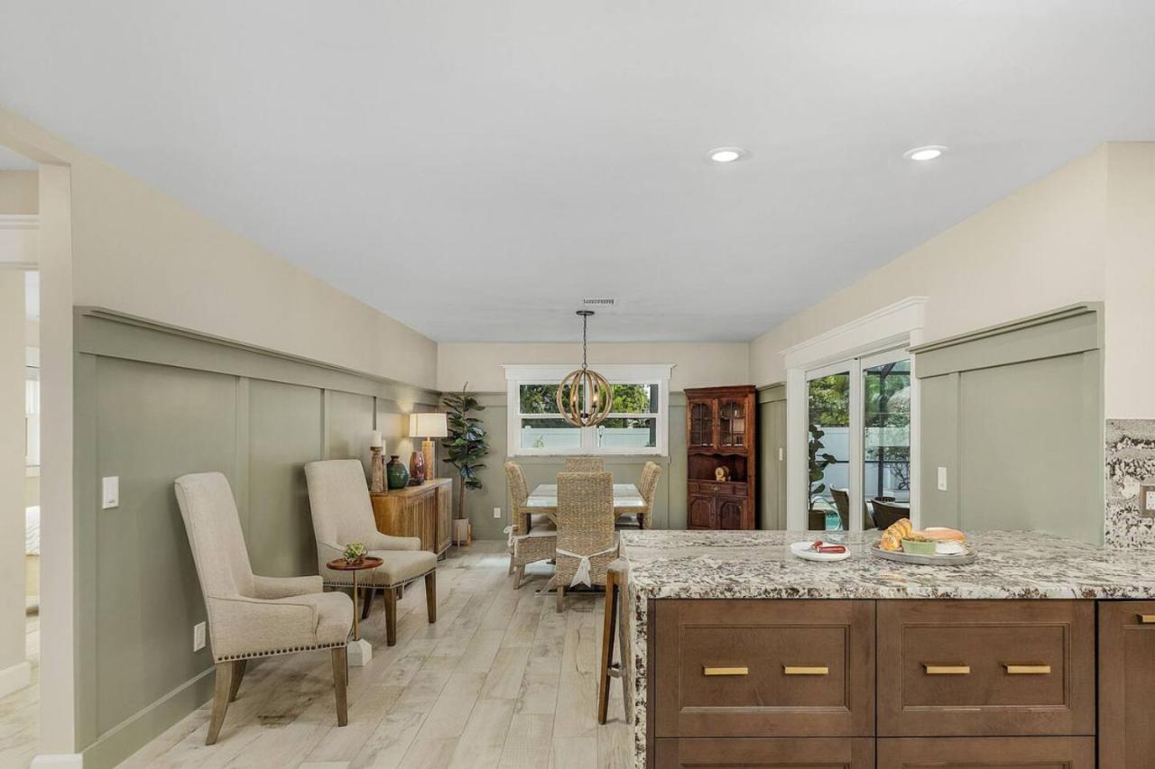 Ocean Blue Luxurious 4BR home with heated pool