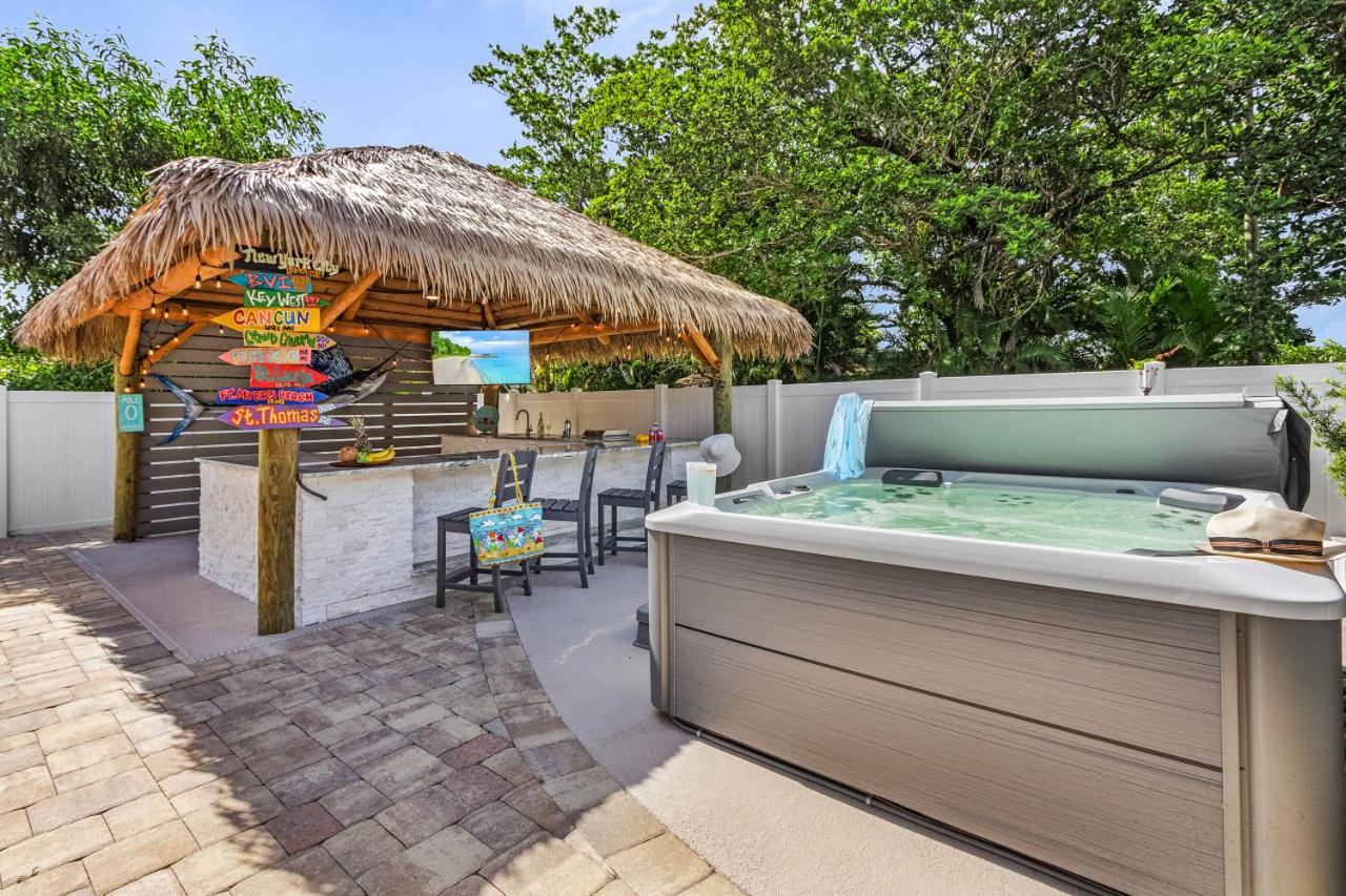 Ocean Blue Luxurious 4BR home with heated pool