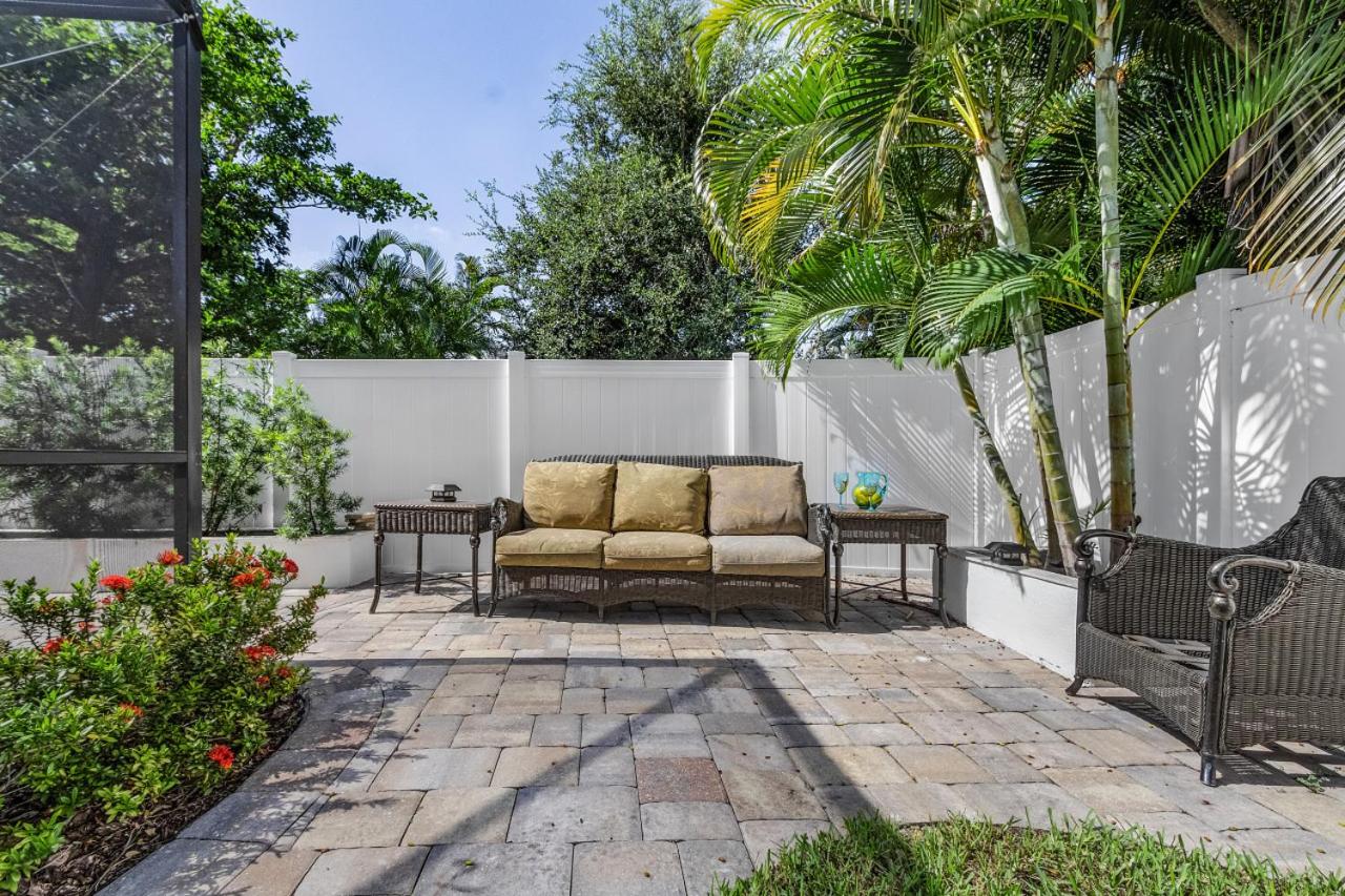 Ocean Blue Luxurious 4BR home with heated pool