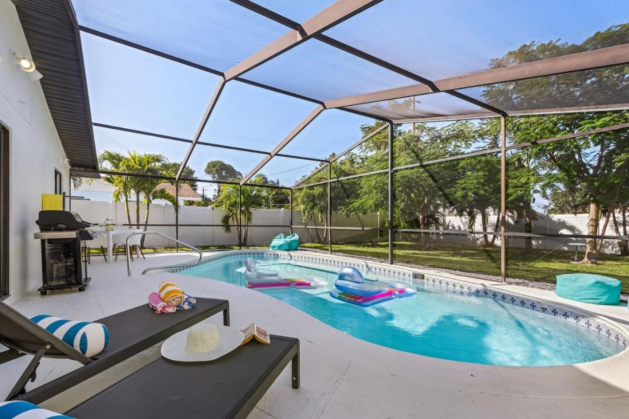 Little Treasure House minutes from Beach and Mercato view 5