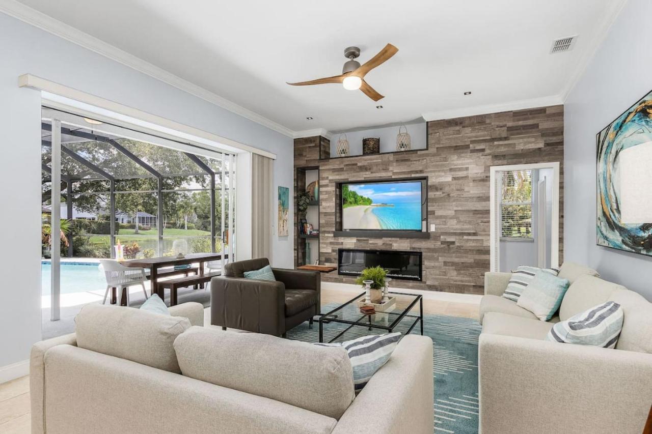 Villa Tropicana Luxury pool home. Gated community view 3