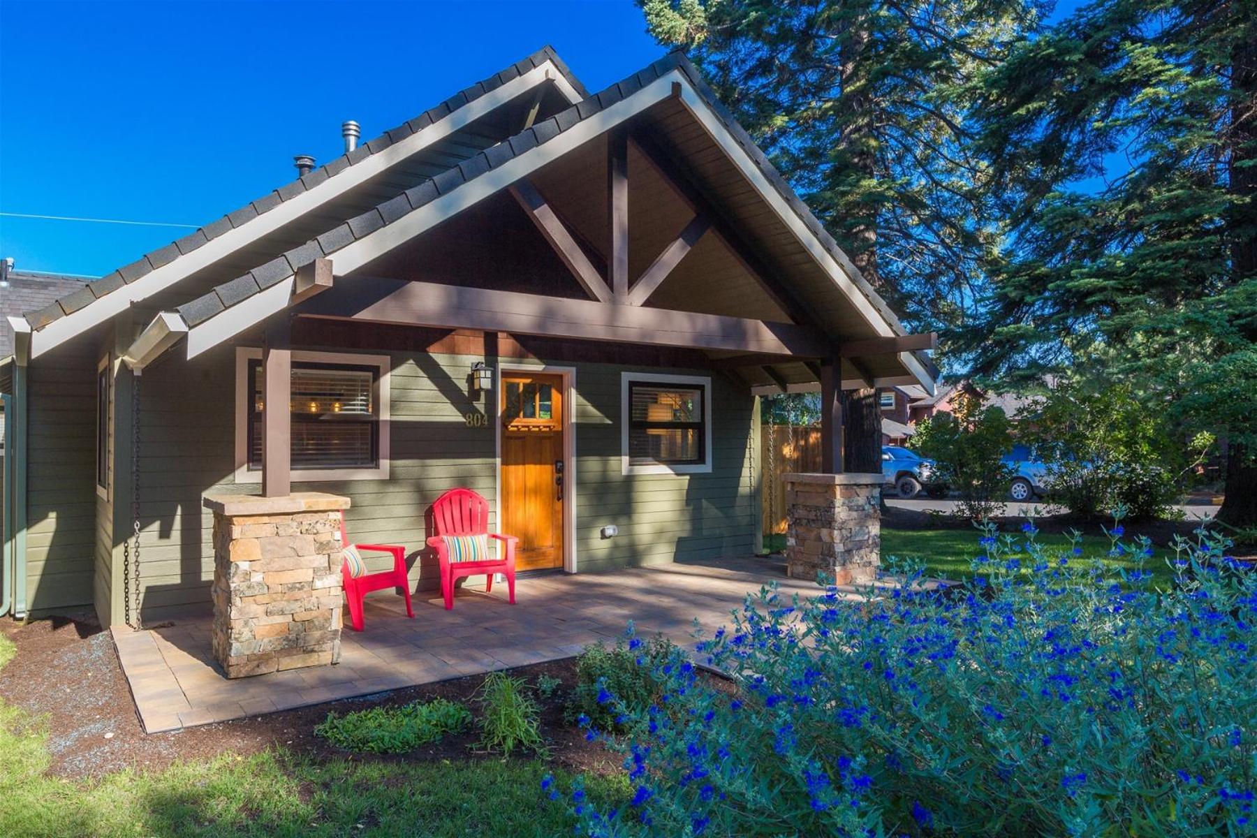 Bluebird Day - Deschutes Bungalow view 2