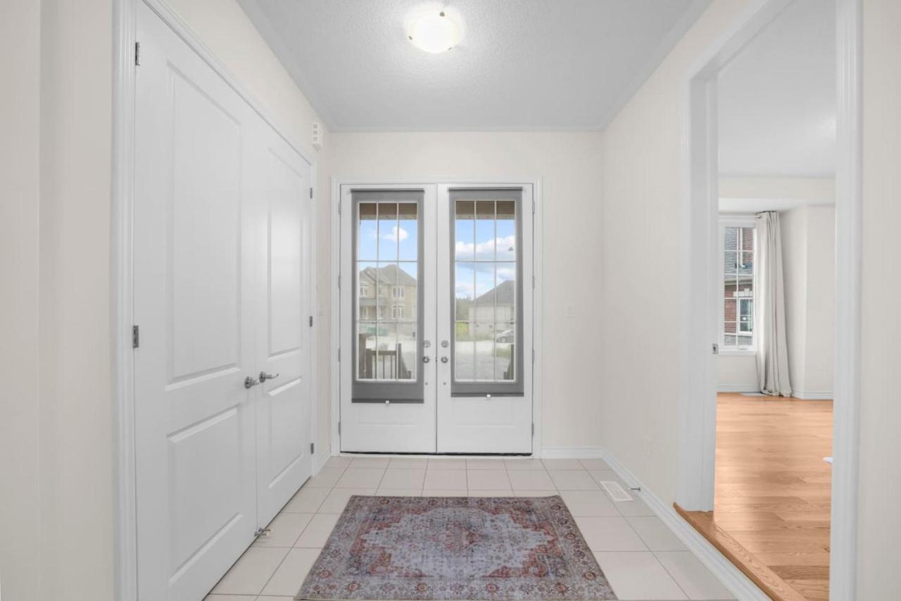 Prime Peterborough - 4BR and Office, Newly Renovated