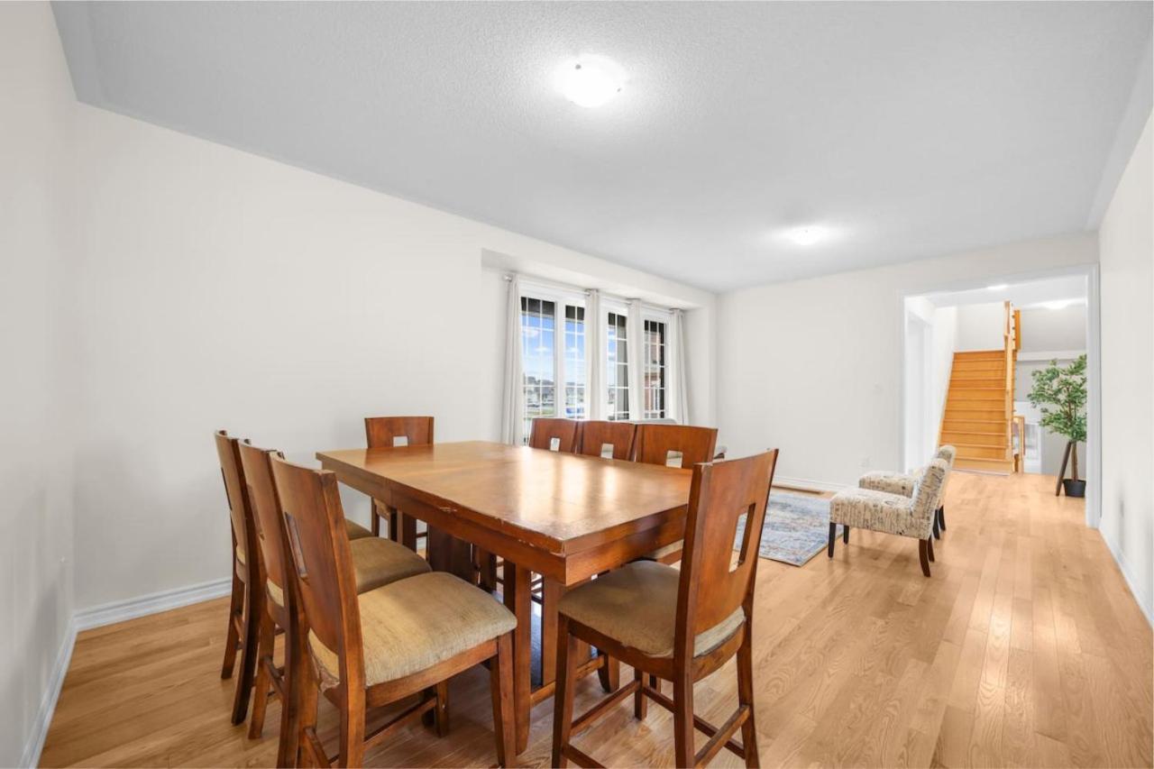 Prime Peterborough - 4BR and Office, Newly Renovated