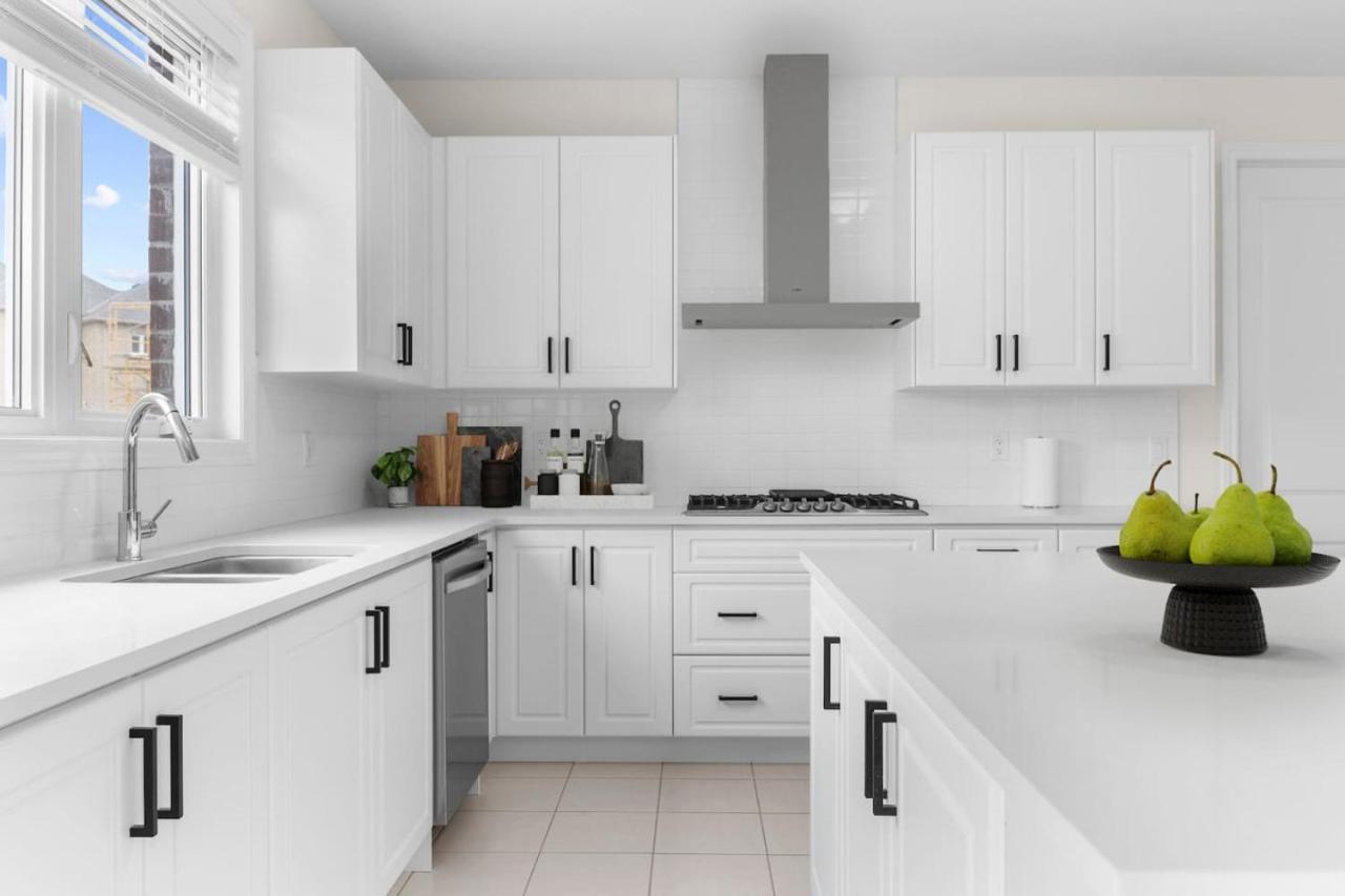 Prime Peterborough - 4BR and Office, Newly Renovated