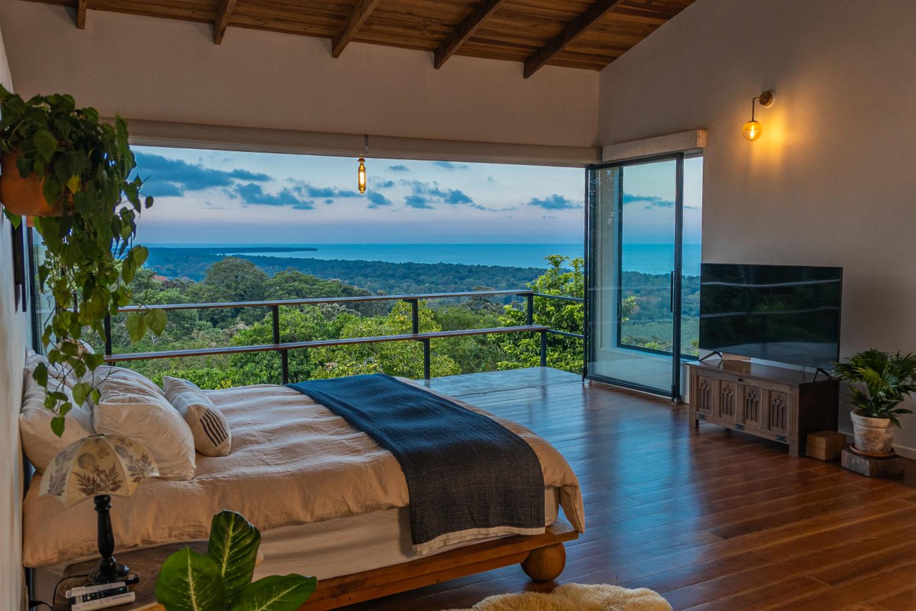 Blue Hill State Breathtaking 360 Ocean view