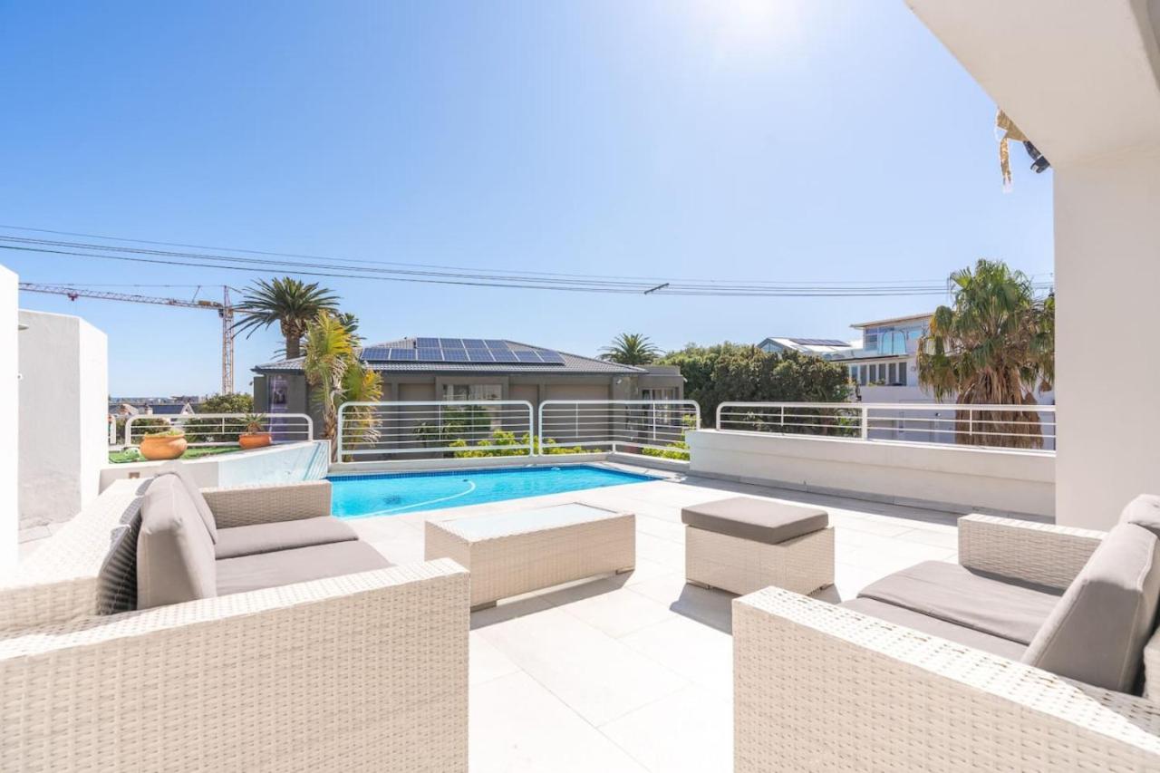 Sophisticated Camps Bay Gem view 4