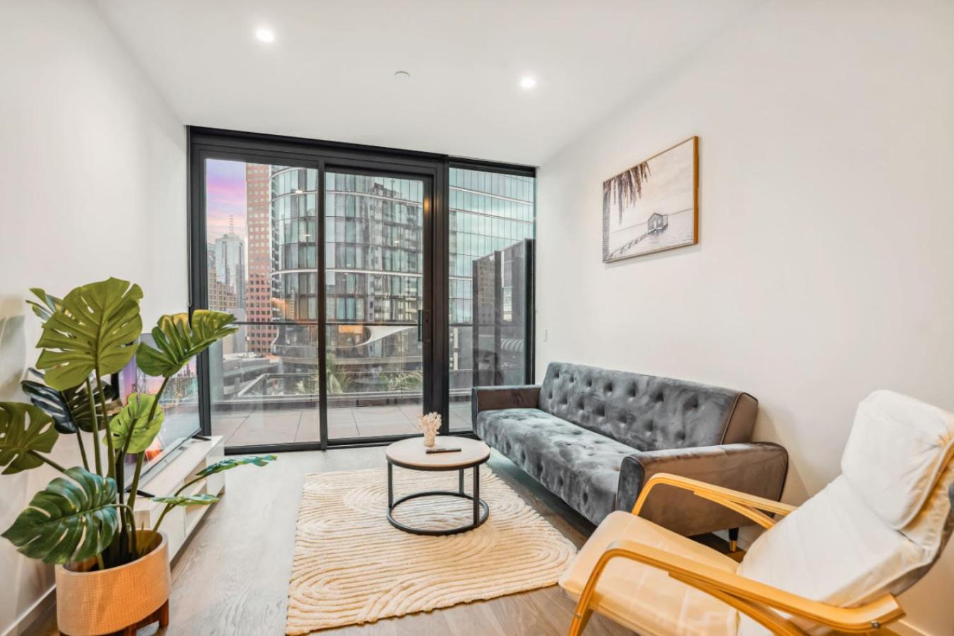 Delightful Southbank Apartment - Sleeps 5