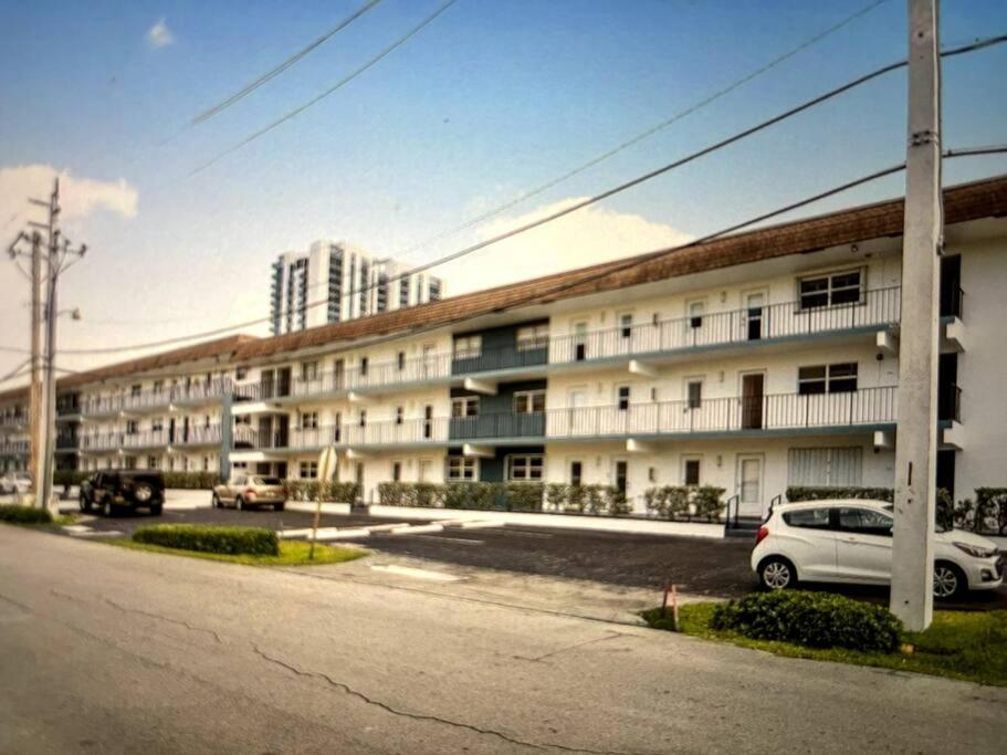 A Block from the Beach! Charming Get-a-Way At the Beach view 3