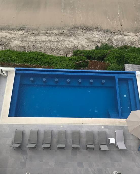 Waterfront apartment on Careyeros beach
