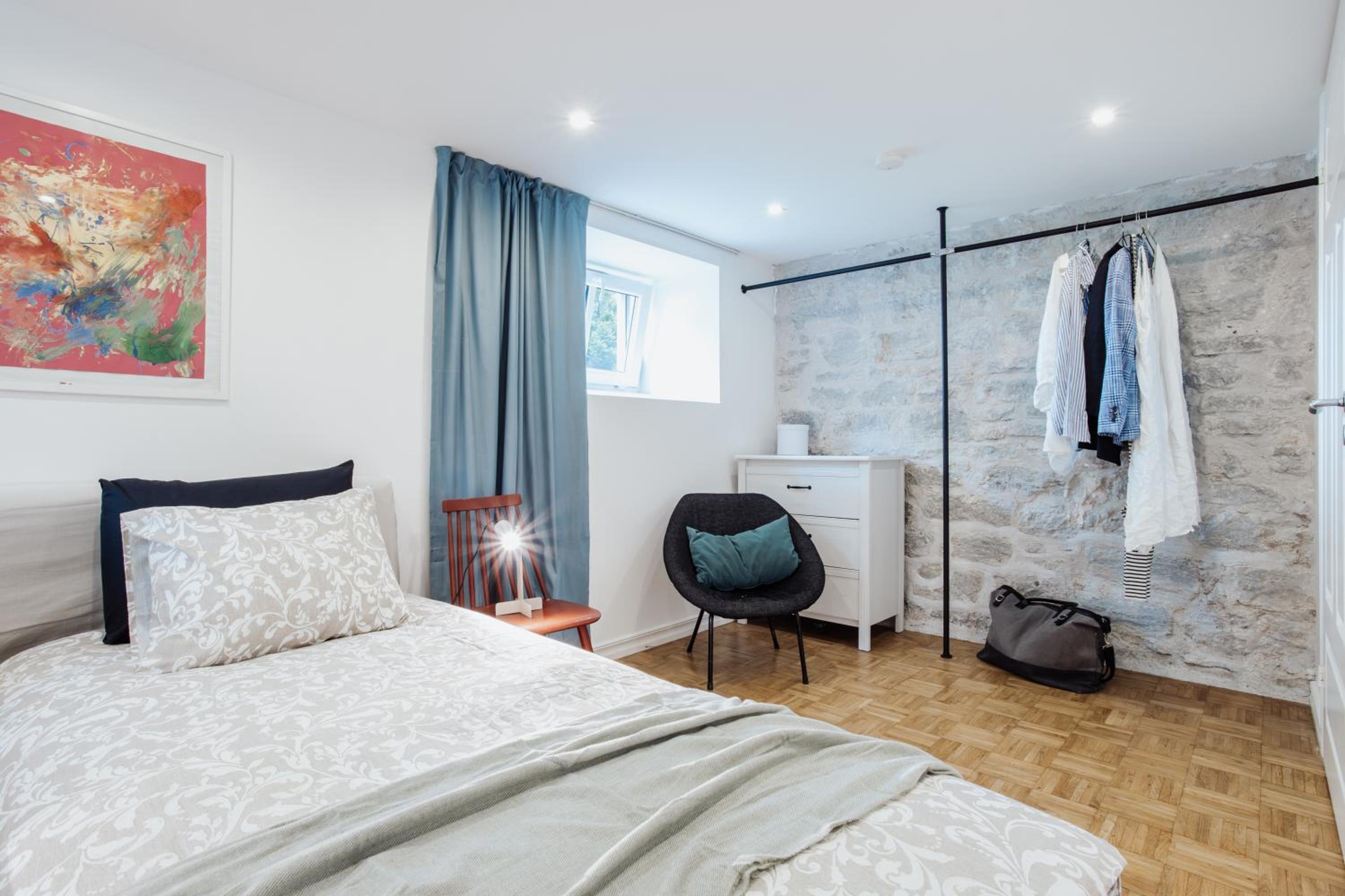 Spacious apartment near the Airport and Bus station