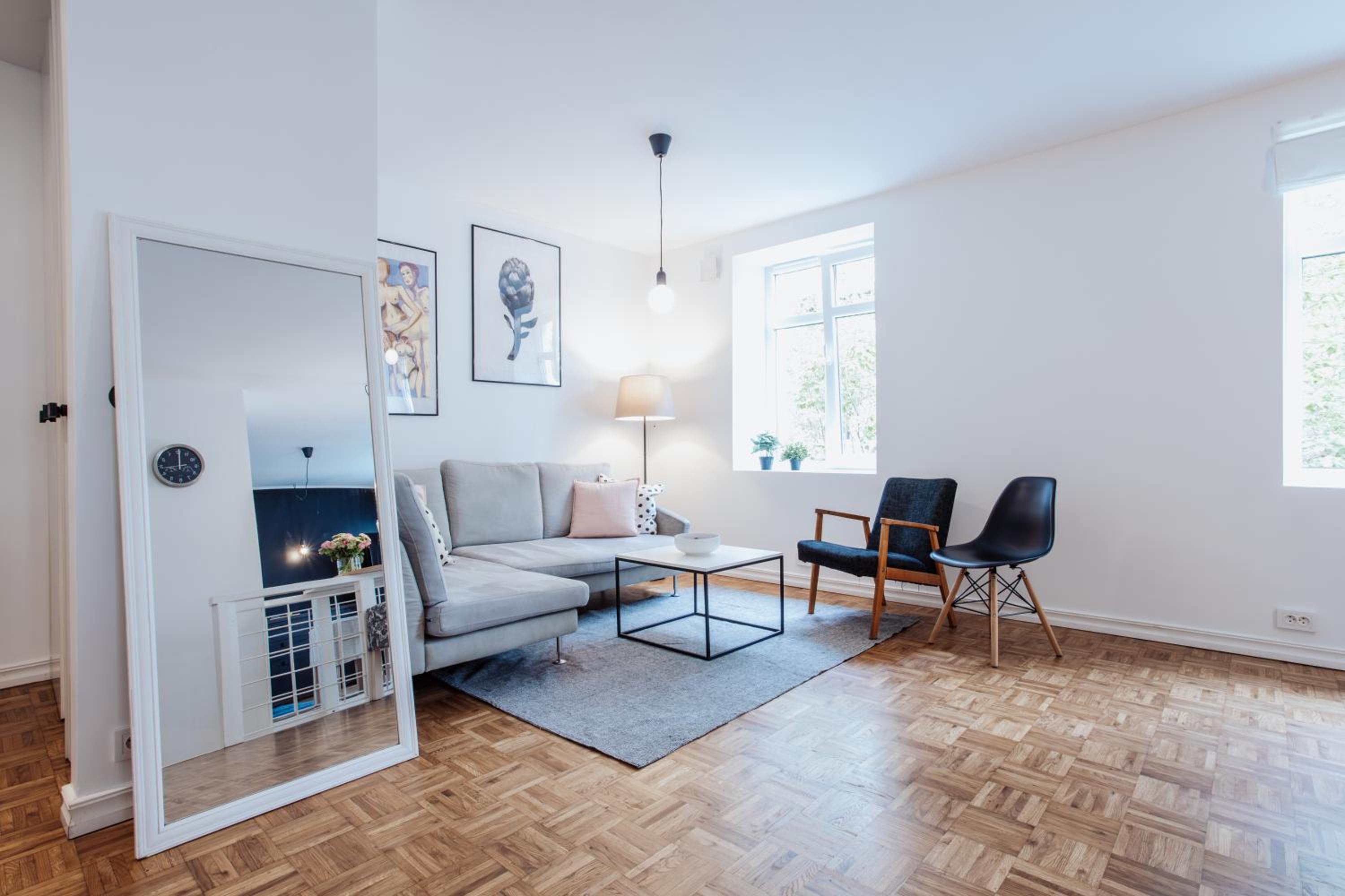 Spacious apartment near the Airport and Bus station