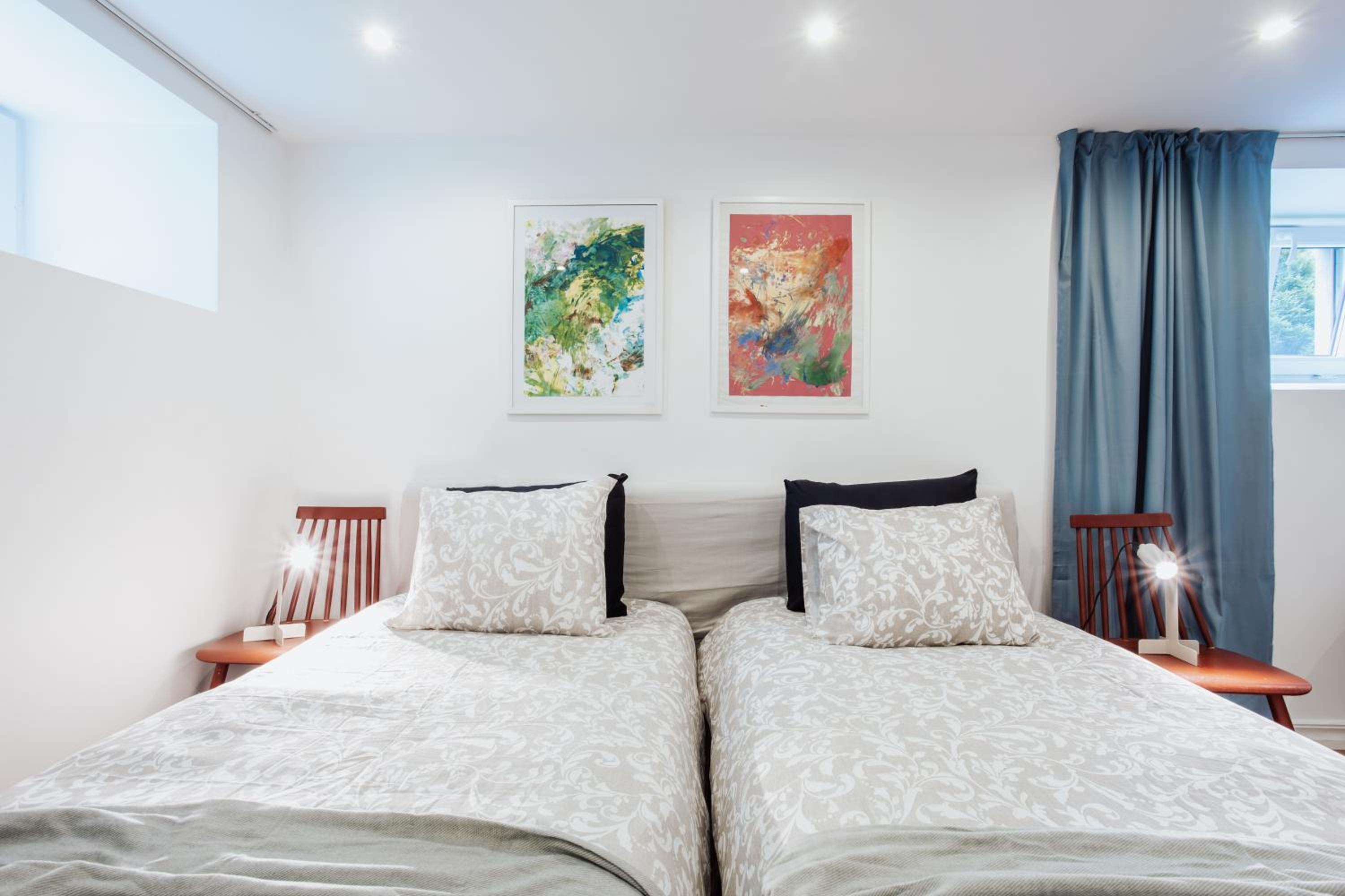 Spacious apartment near the Airport and Bus station