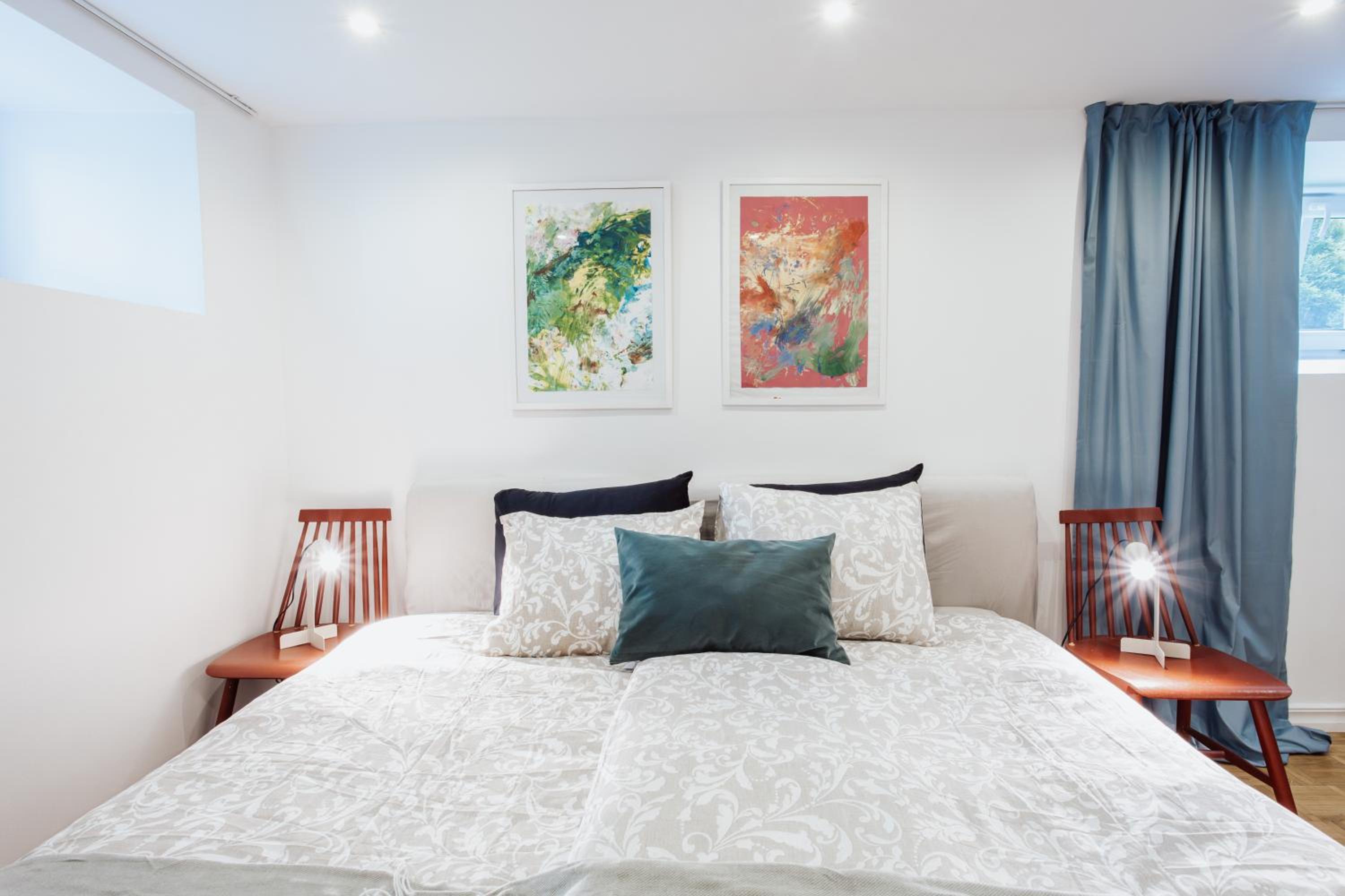 Spacious apartment near the Airport and Bus station