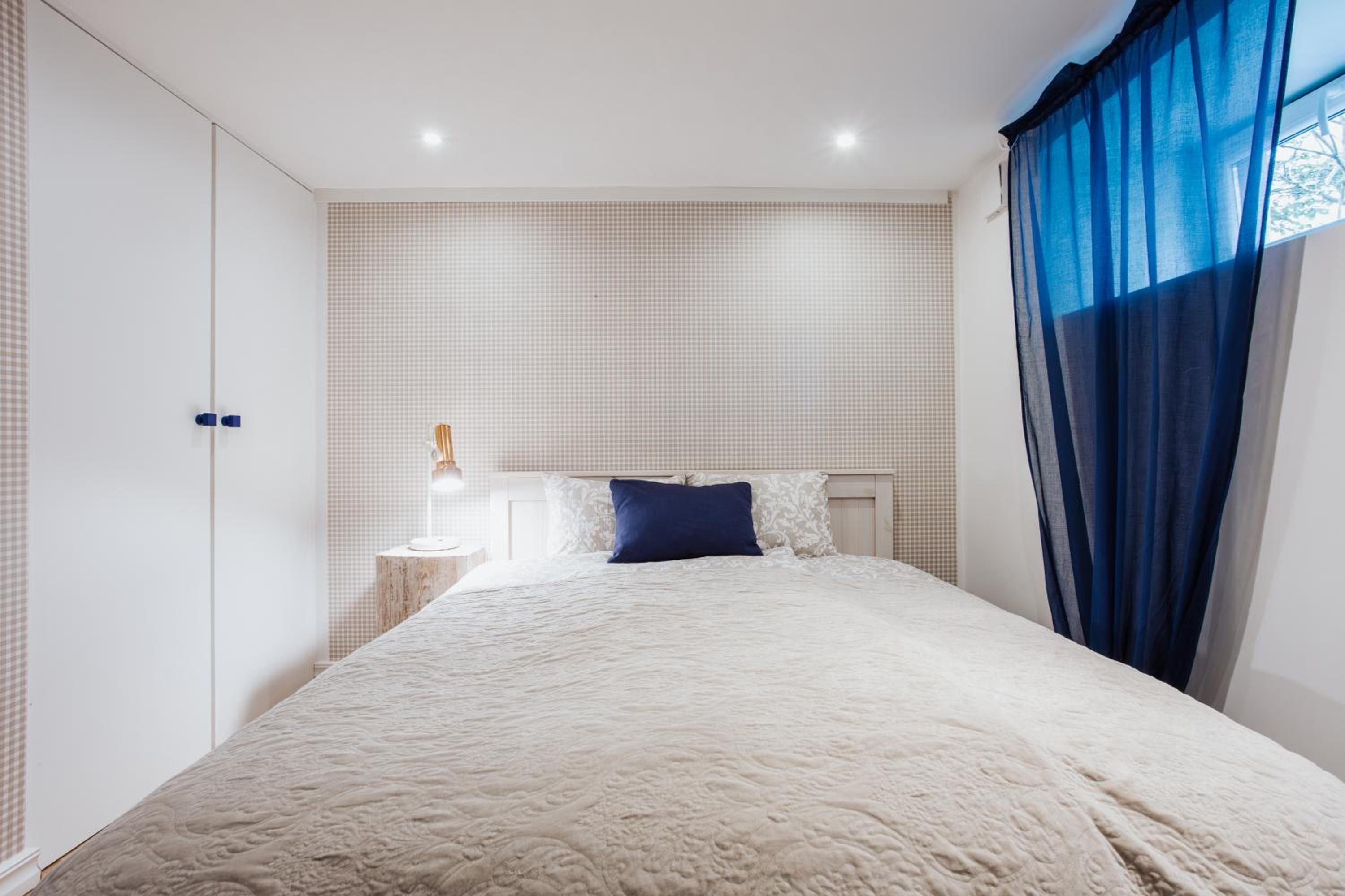 Spacious apartment near the Airport and Bus station