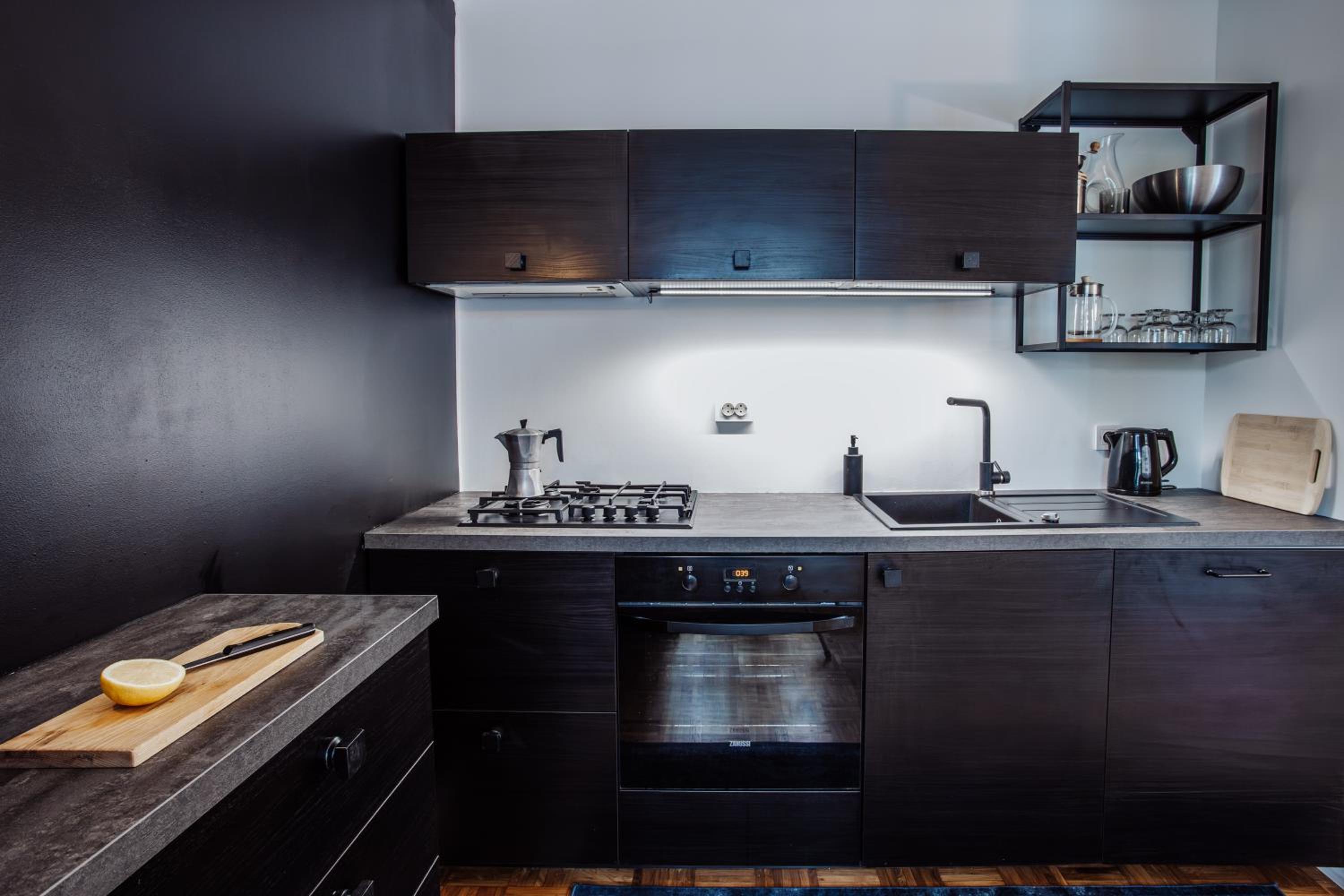 Spacious apartment near the Airport and Bus station