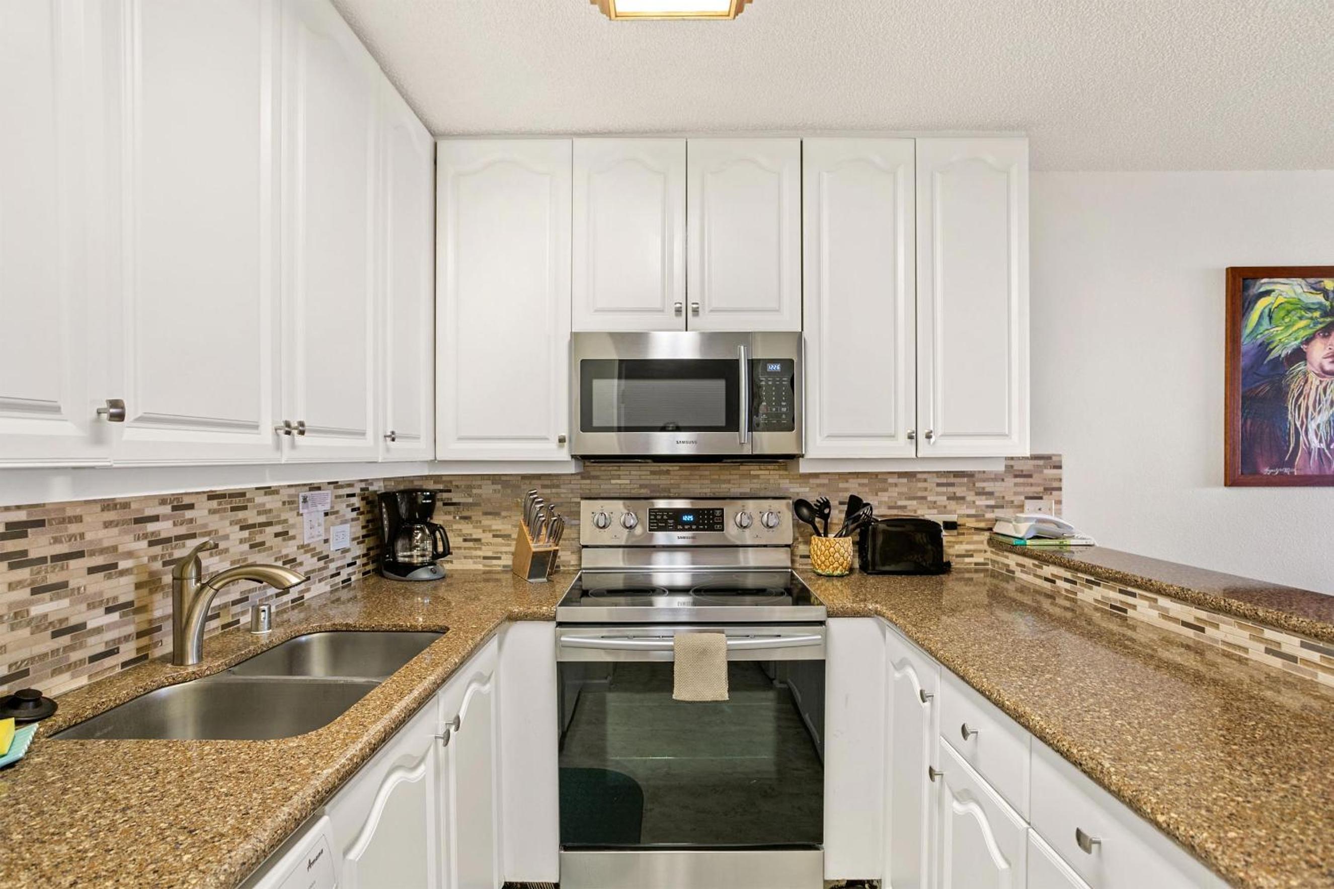 Kamaole Sands 7-406, Courtyard & Ocean Views, AC