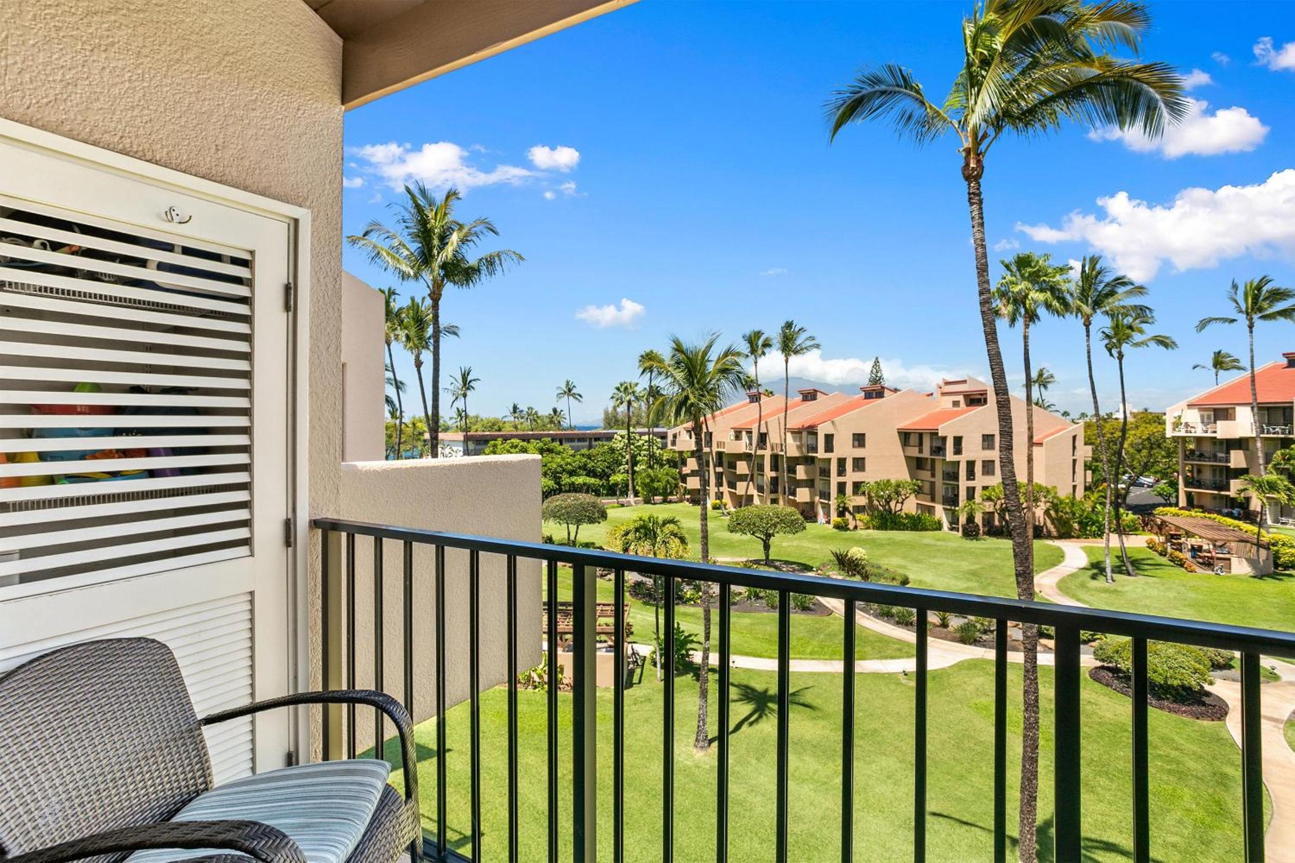 Kamaole Sands 7-406, Courtyard & Ocean Views, AC