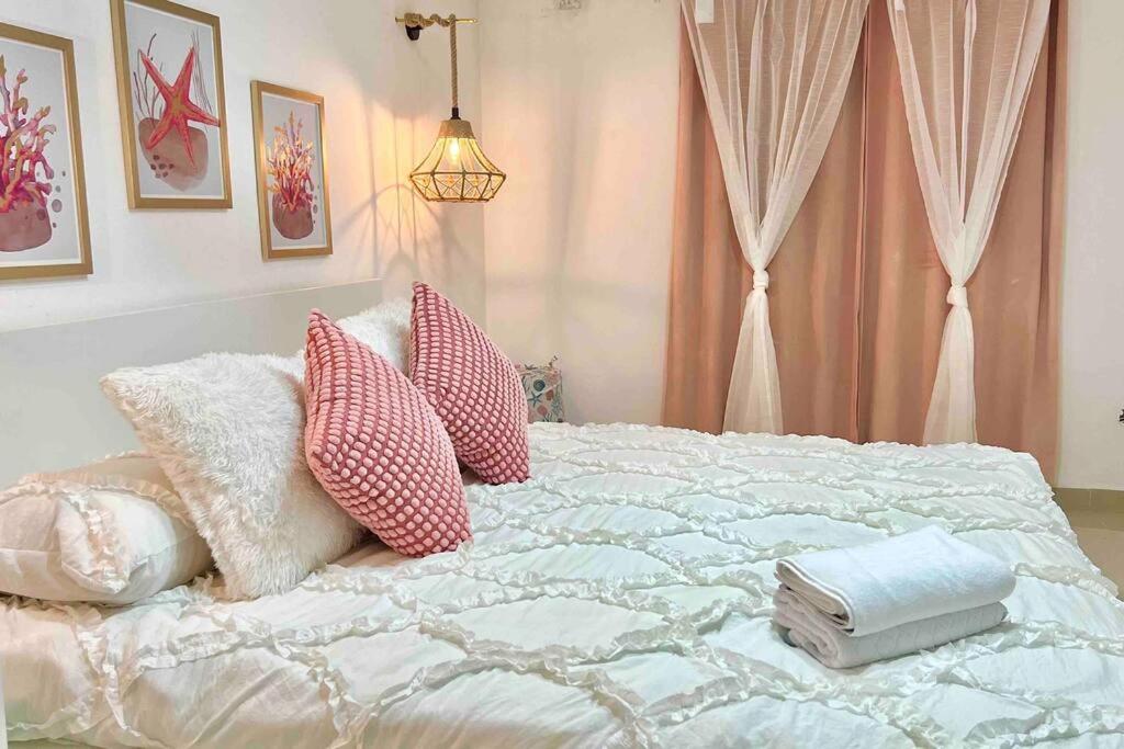 Casa Vacacional a 5 minutos del Aeropuerto by drvacationsrental