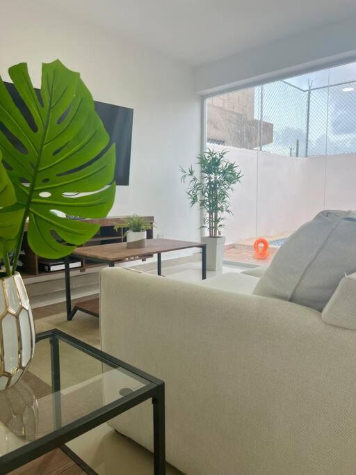 Casa Vacacional a 5 minutos del Aeropuerto by drvacationsrental