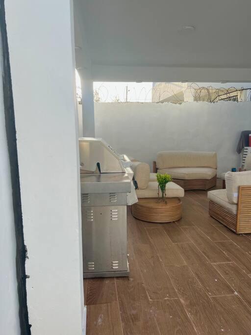 Casa Vacacional a 5 minutos del Aeropuerto by drvacationsrental