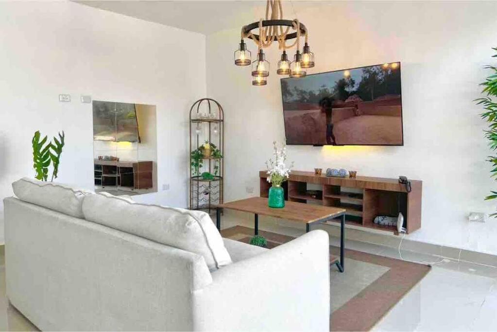 Casa Vacacional a 5 minutos del Aeropuerto by drvacationsrental