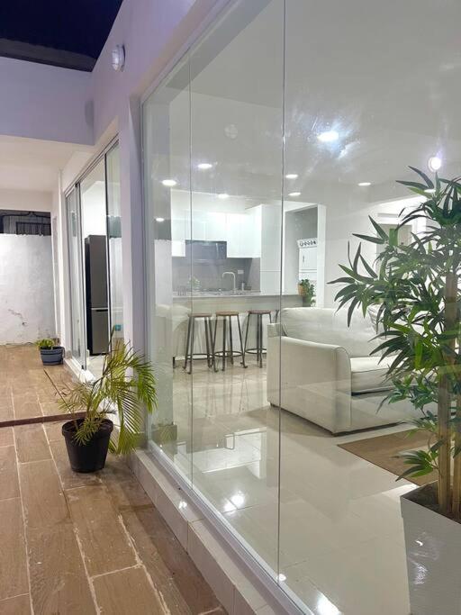 Casa Vacacional a 5 minutos del Aeropuerto by drvacationsrental
