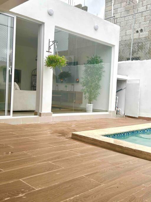 Casa Vacacional a 5 minutos del Aeropuerto by drvacationsrental