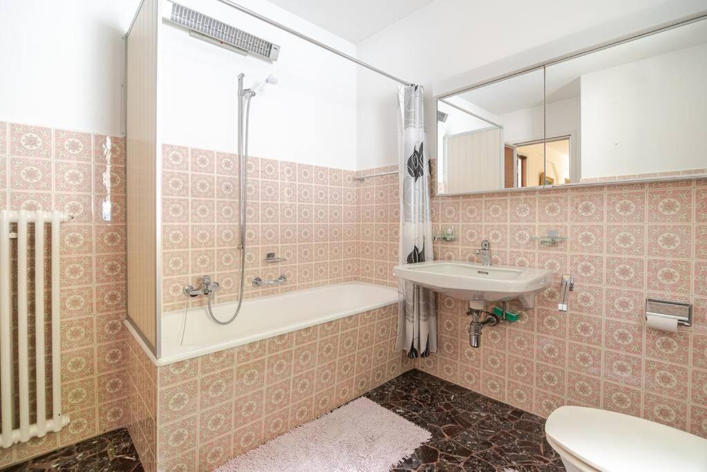 Casa privata con Piscina a 150m dal Lago