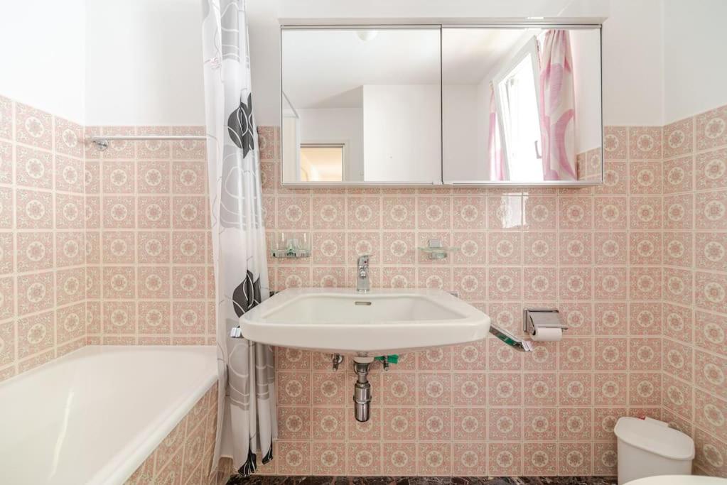 Casa privata con Piscina a 150m dal Lago
