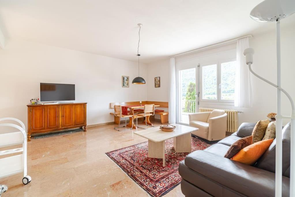 Casa privata con Piscina a 150m dal Lago
