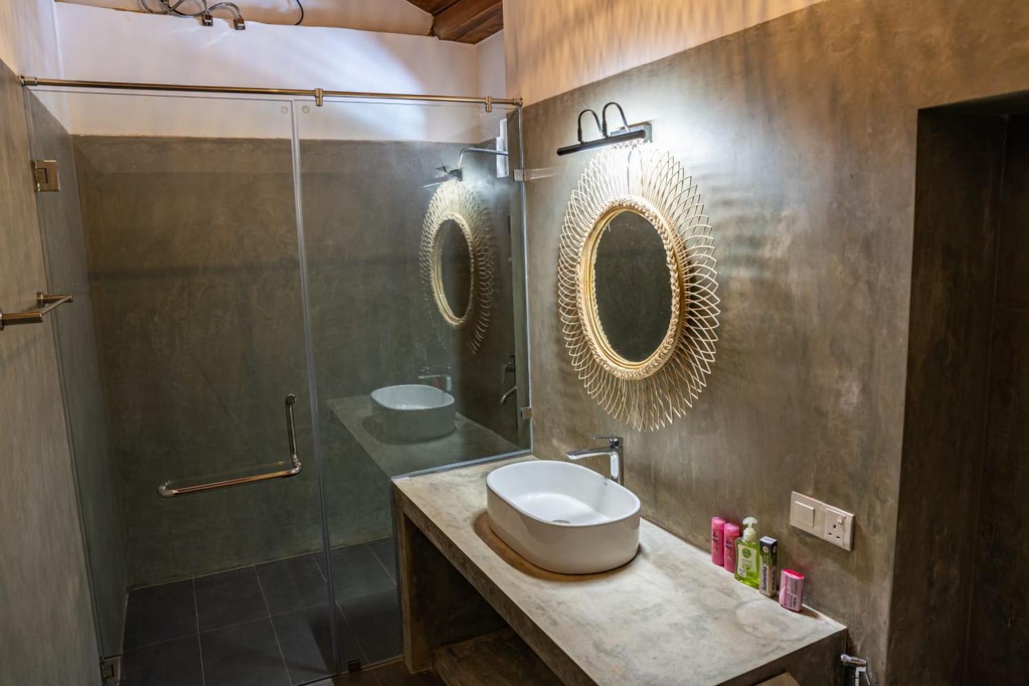 Newlands Bungalow Galle view 5