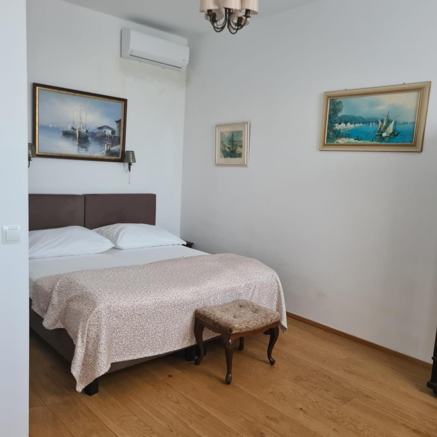 Villa Musik - apartments in historical Villa , Baden