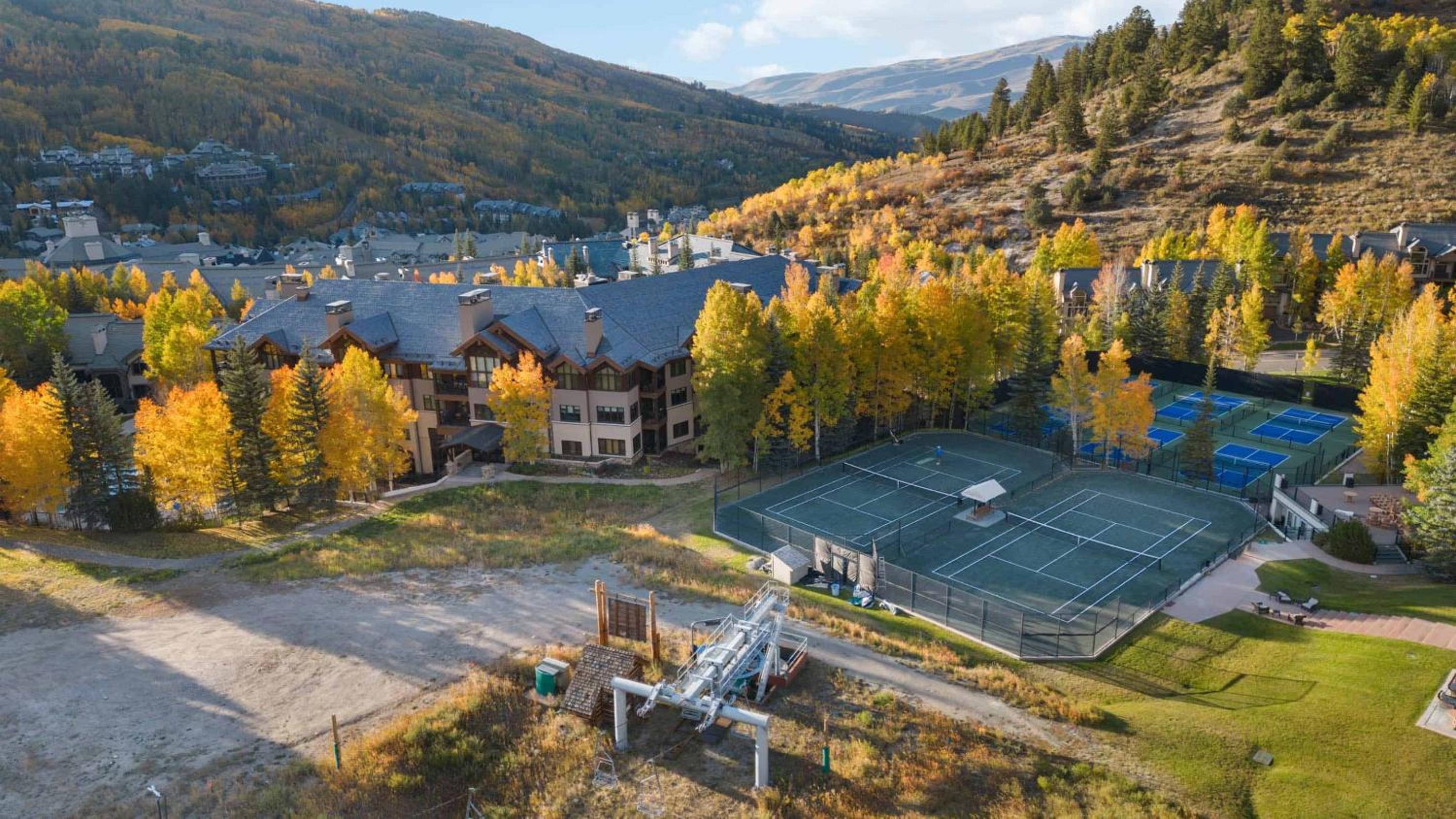 Highlands Lodge 106 by East West Hospitality view 2