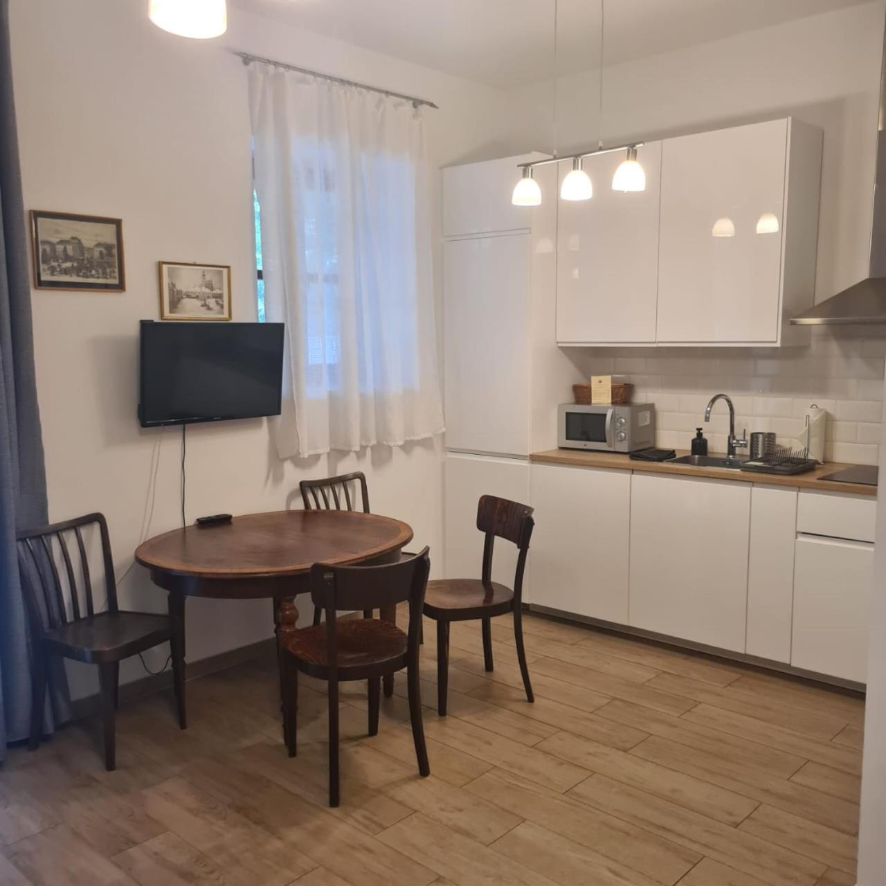 Villa Musik - apartments in historical Villa , Baden