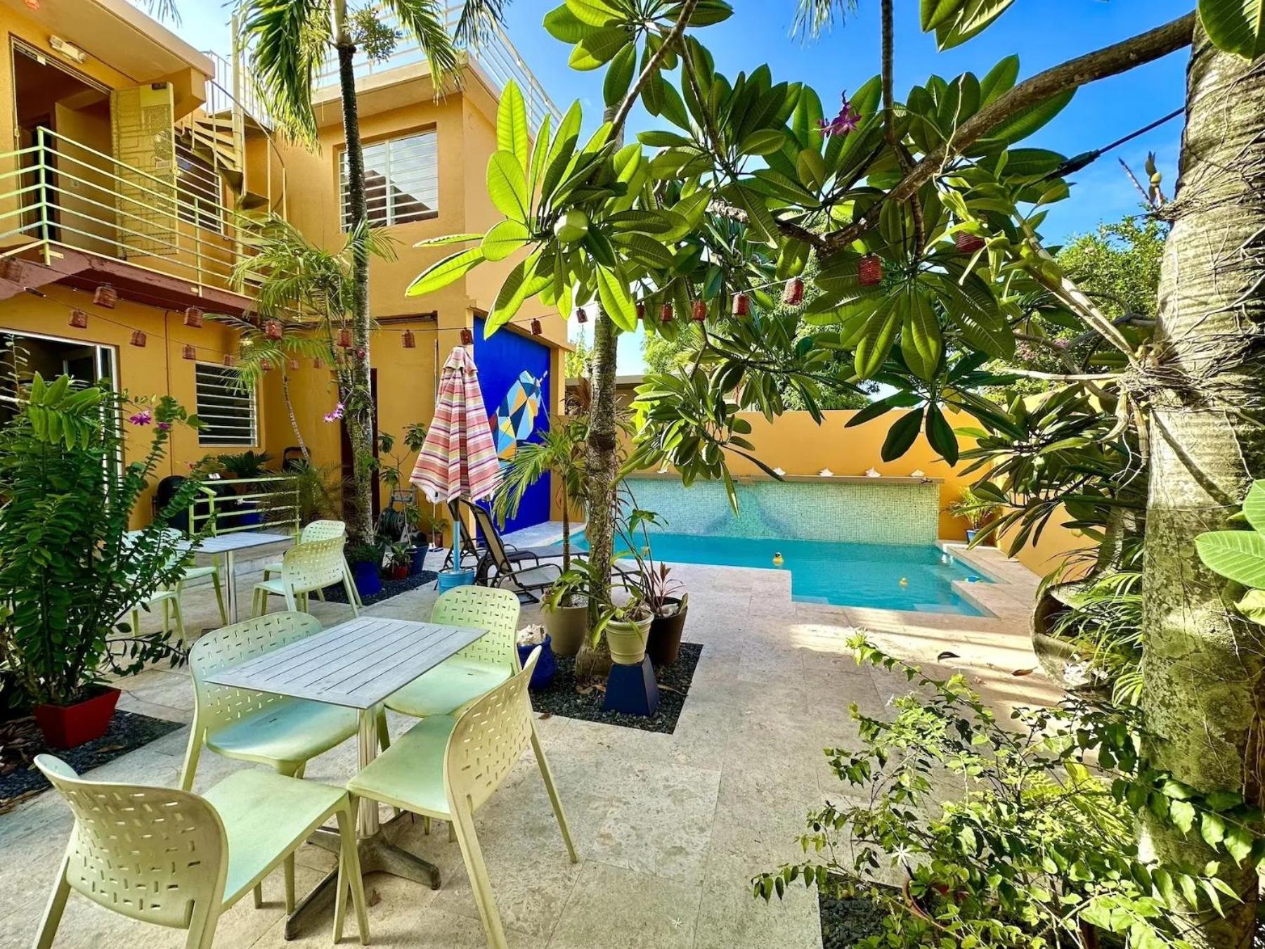 Casa de Amistad Guesthouse