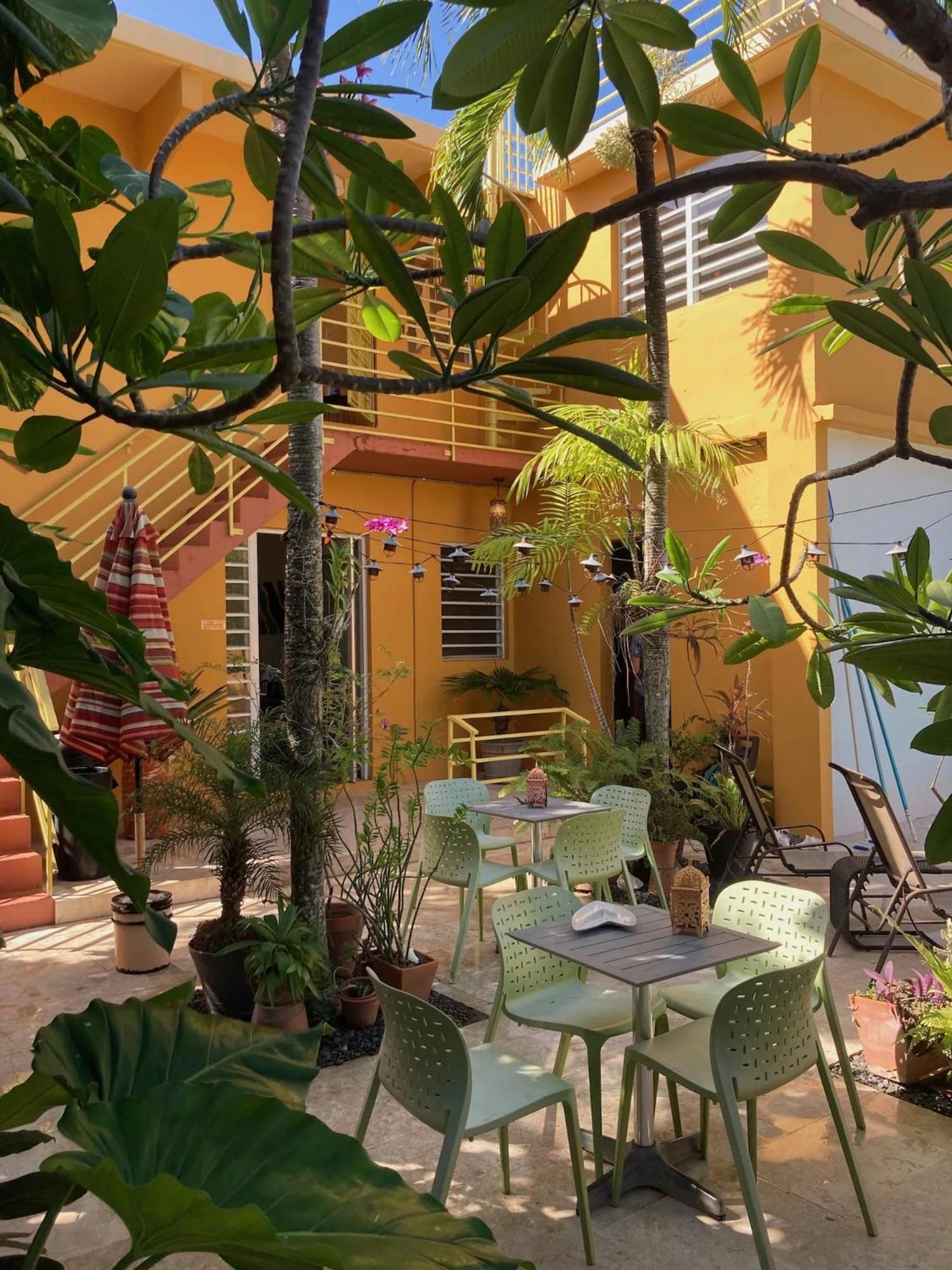 Casa de Amistad Guesthouse