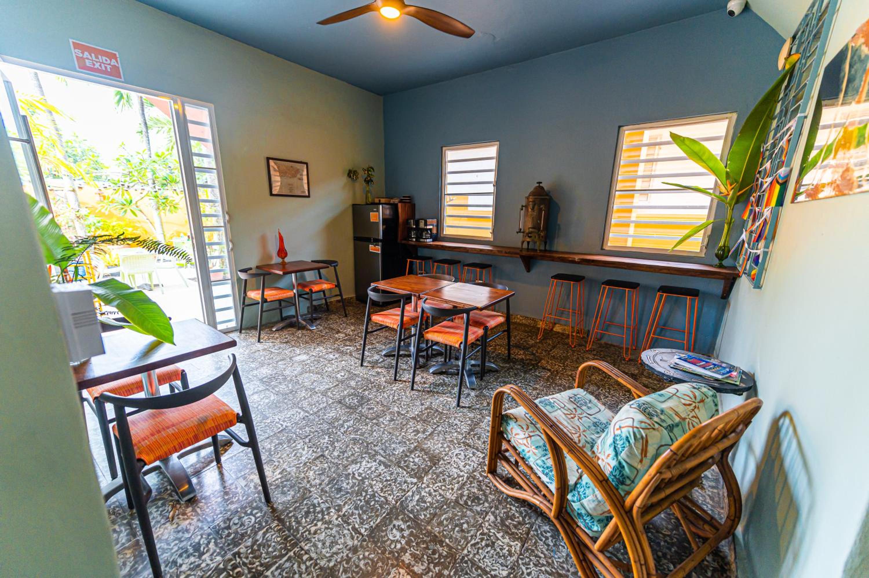 Casa de Amistad Guesthouse