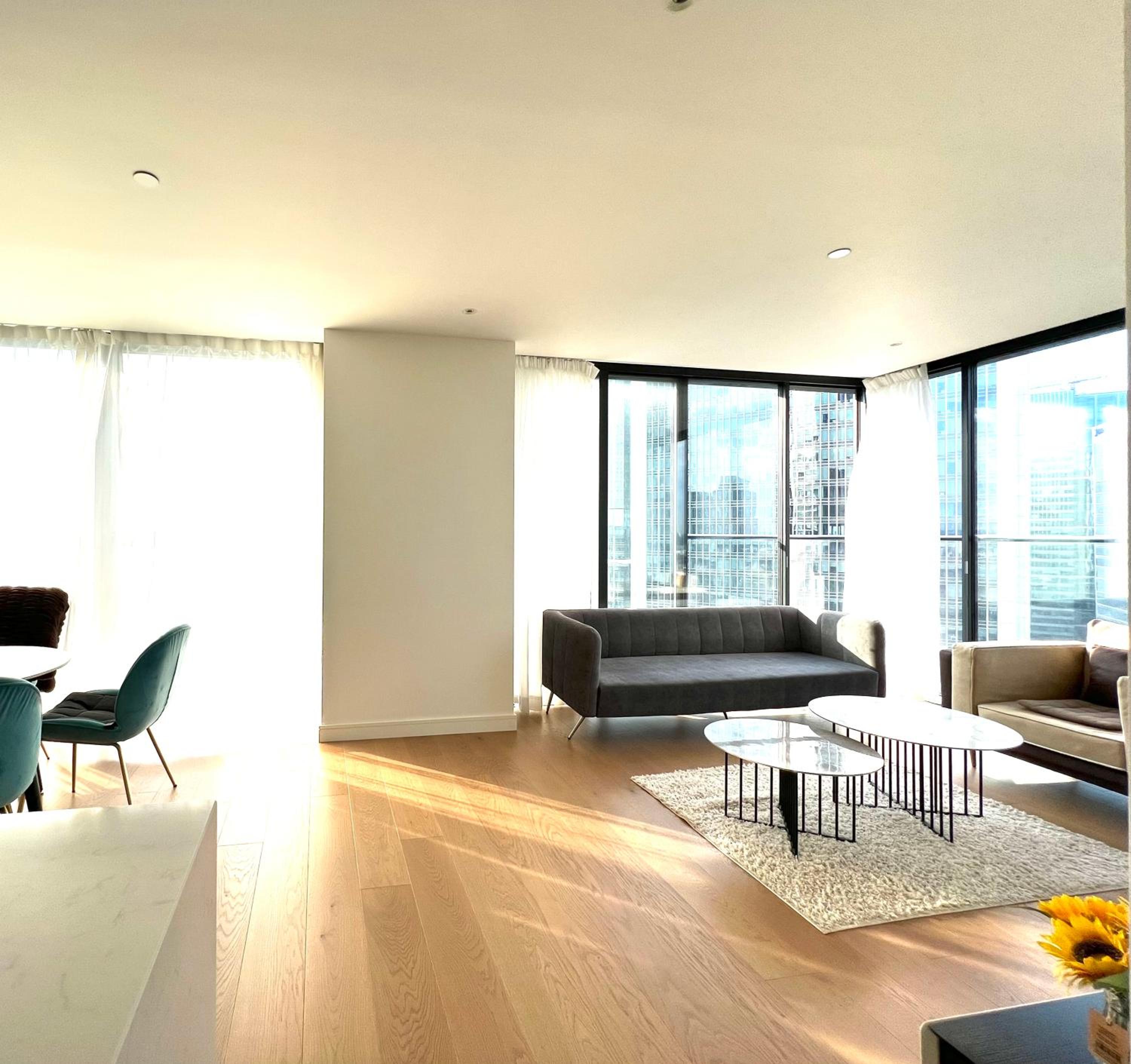Luxury Apartment near Canary Wharf-O2-Excel-Stratford-Tower Hill-Bank-London Bridge-Bond street