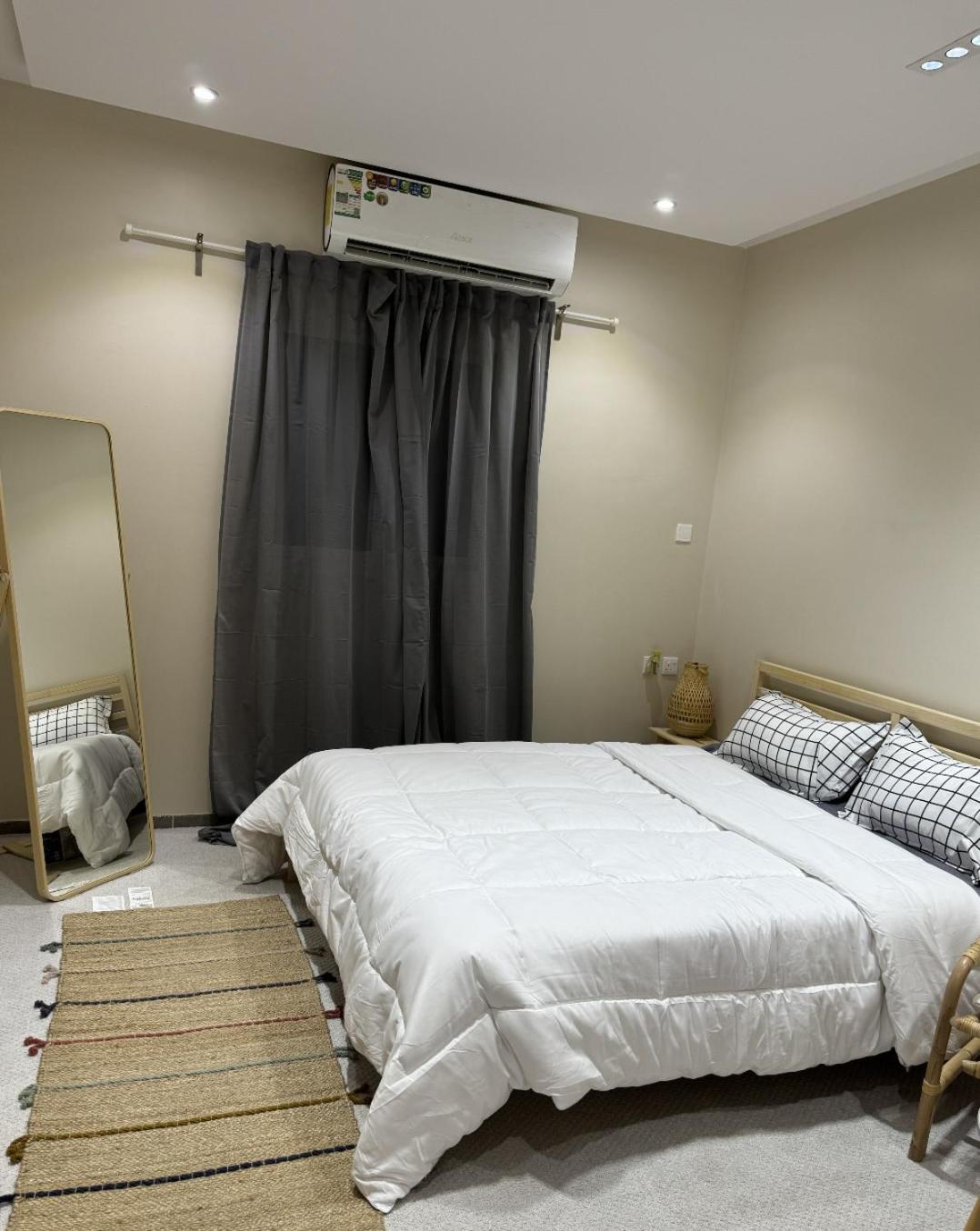 Studio with a Smart Entrance and a Prime Location!