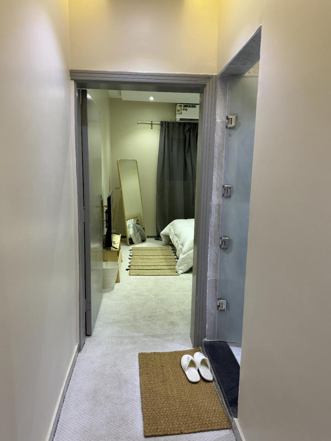 Studio with a Smart Entrance and a Prime Location!