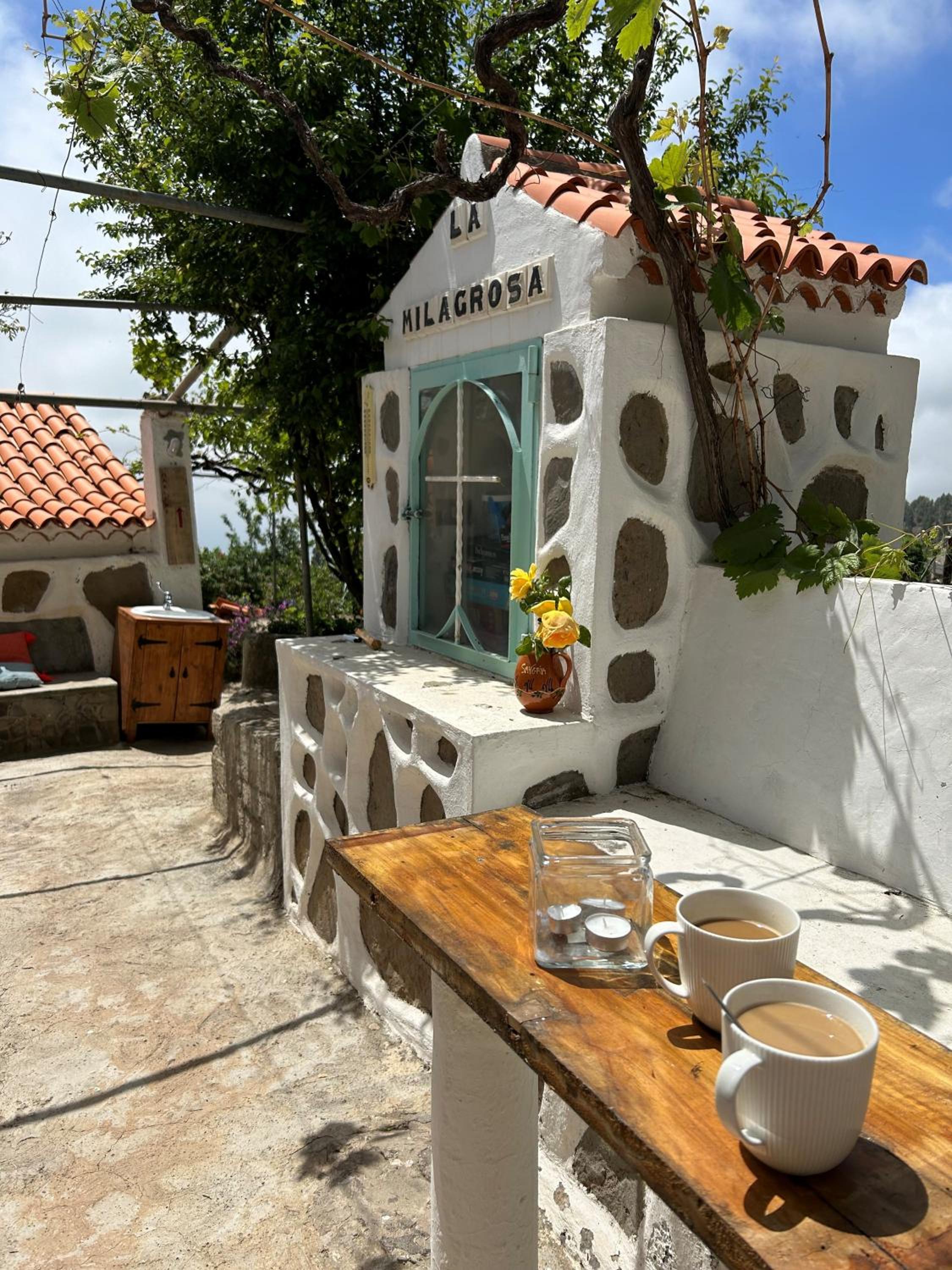 Rosas märchenhafte Finca mit Pool